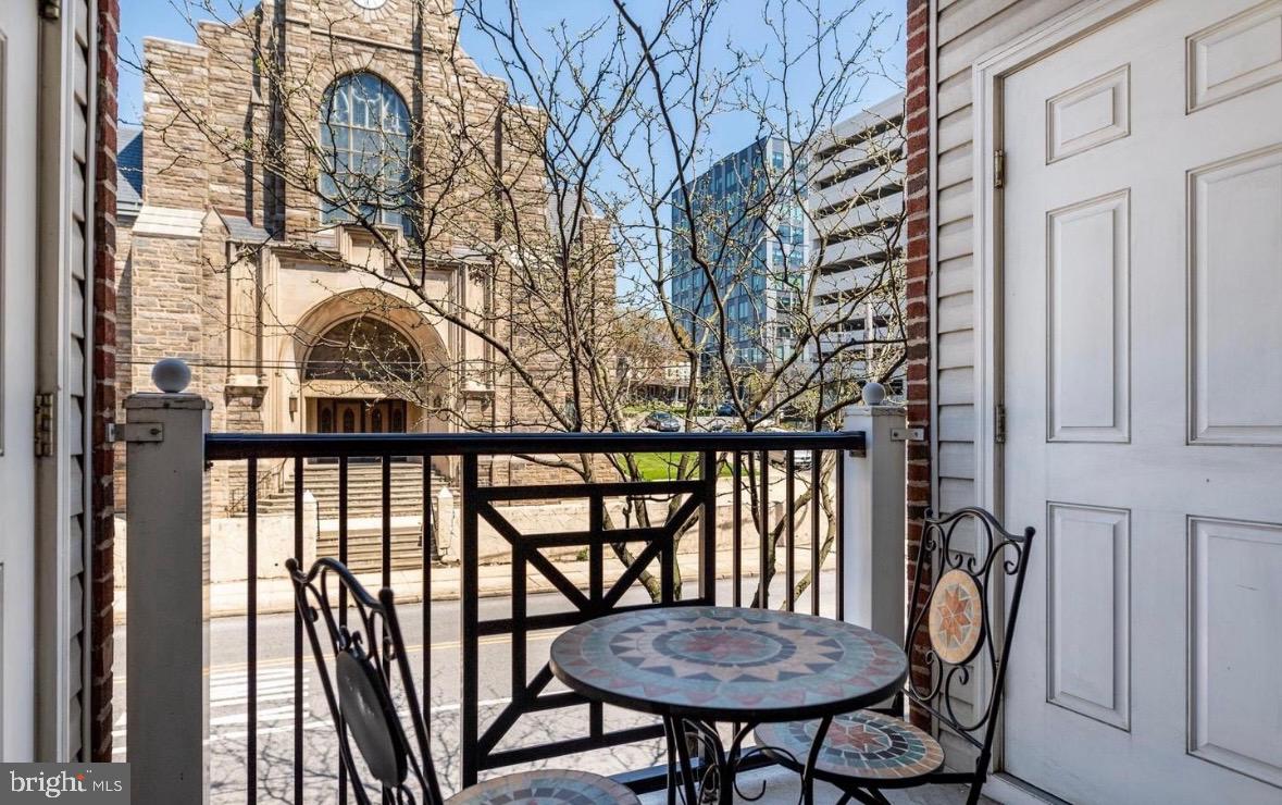 200 W ELM STREET 1207