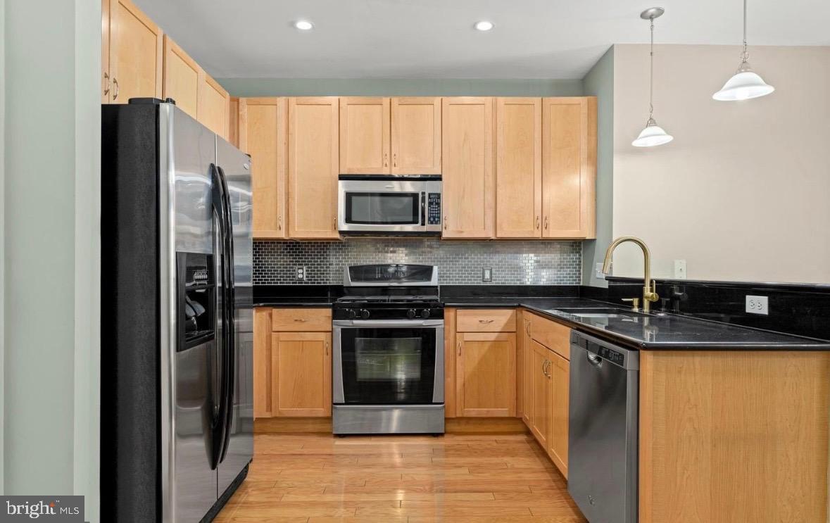 200 W ELM STREET 1207