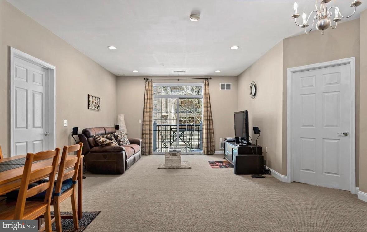 200 W ELM STREET 1207