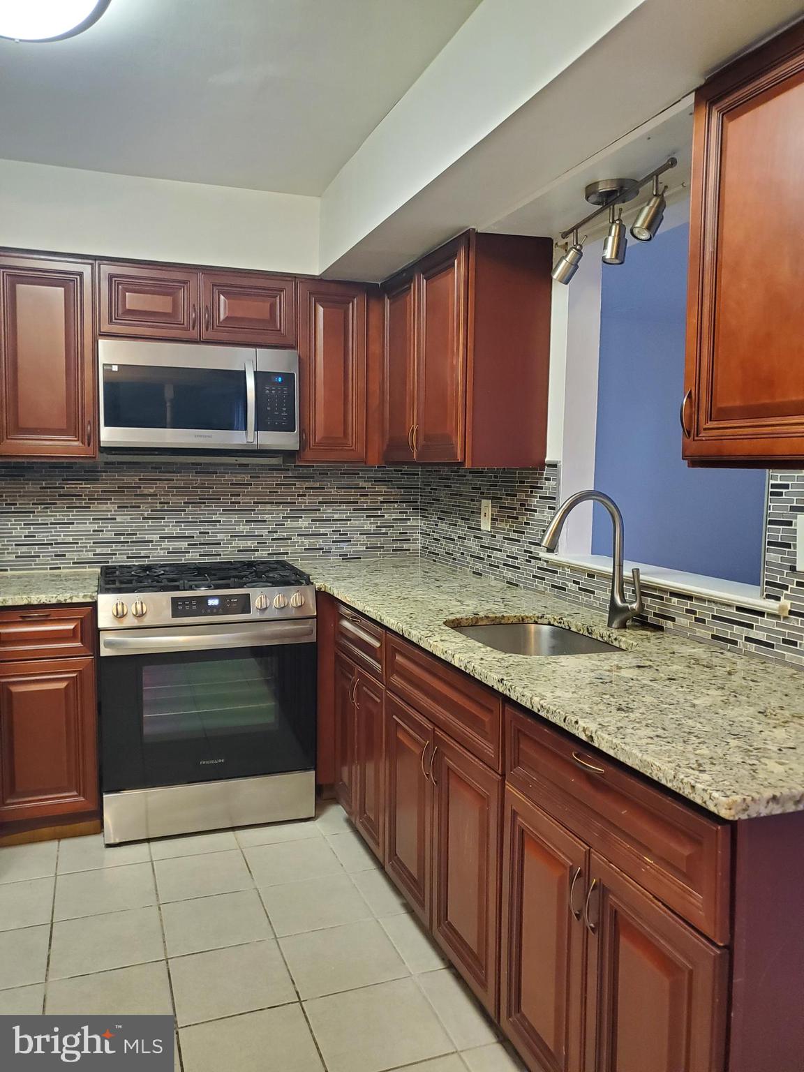 NESHAMINY VALLEY - Residential Lease