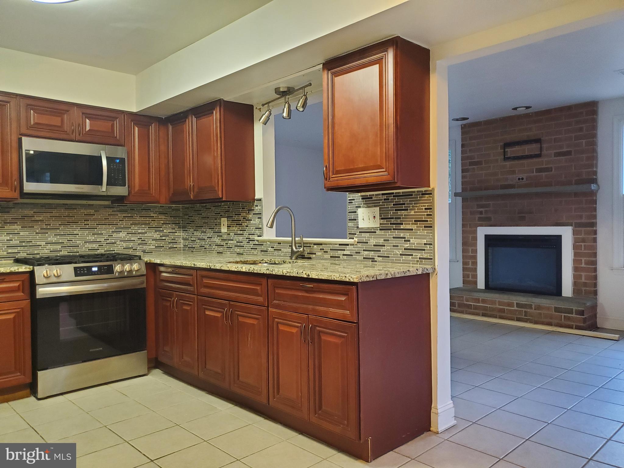 NESHAMINY VALLEY - Residential Lease