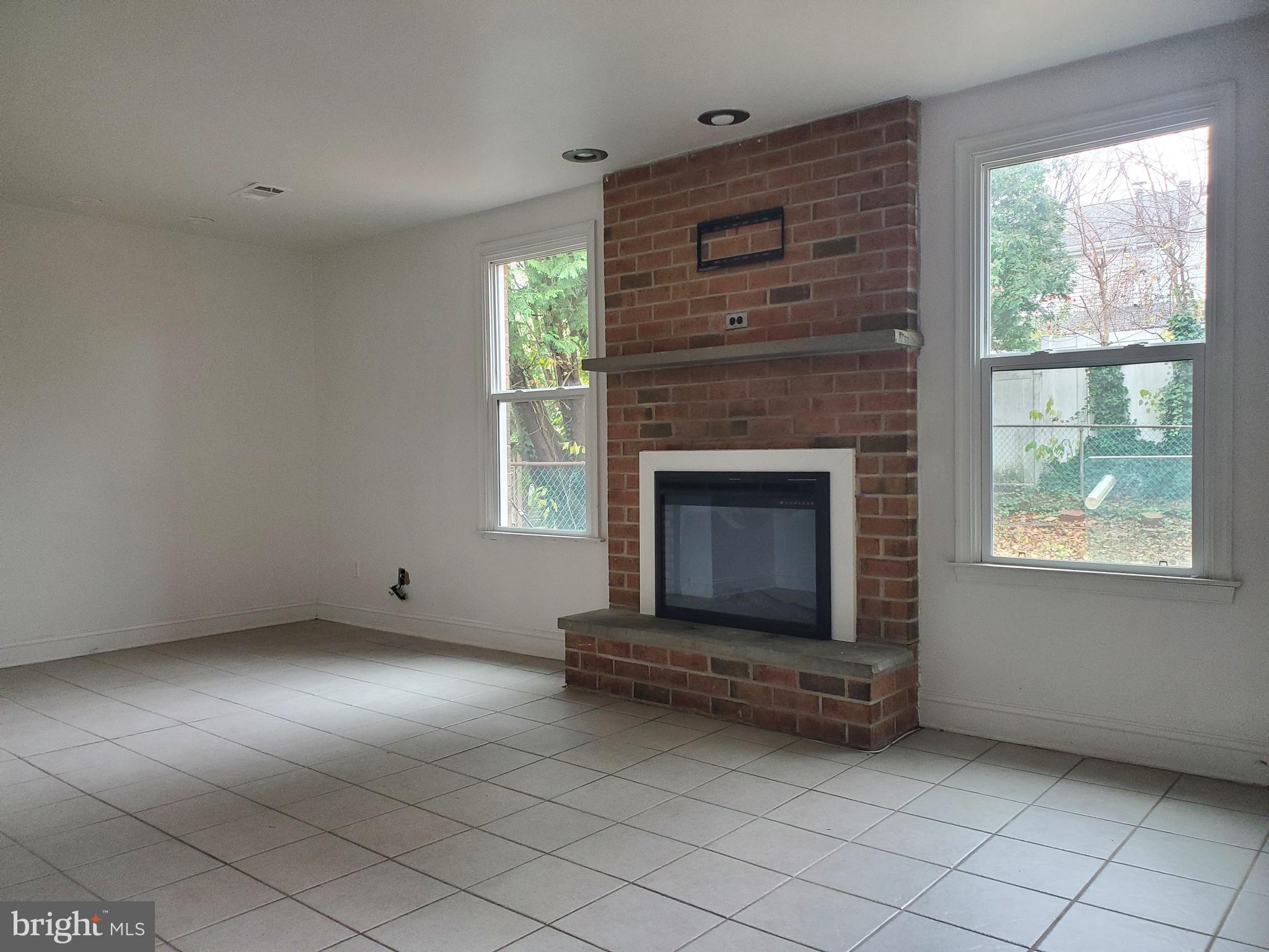 NESHAMINY VALLEY - Residential Lease