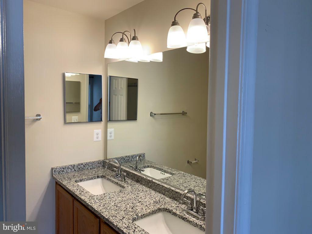 POTOMAC LAKES - Residential Lease