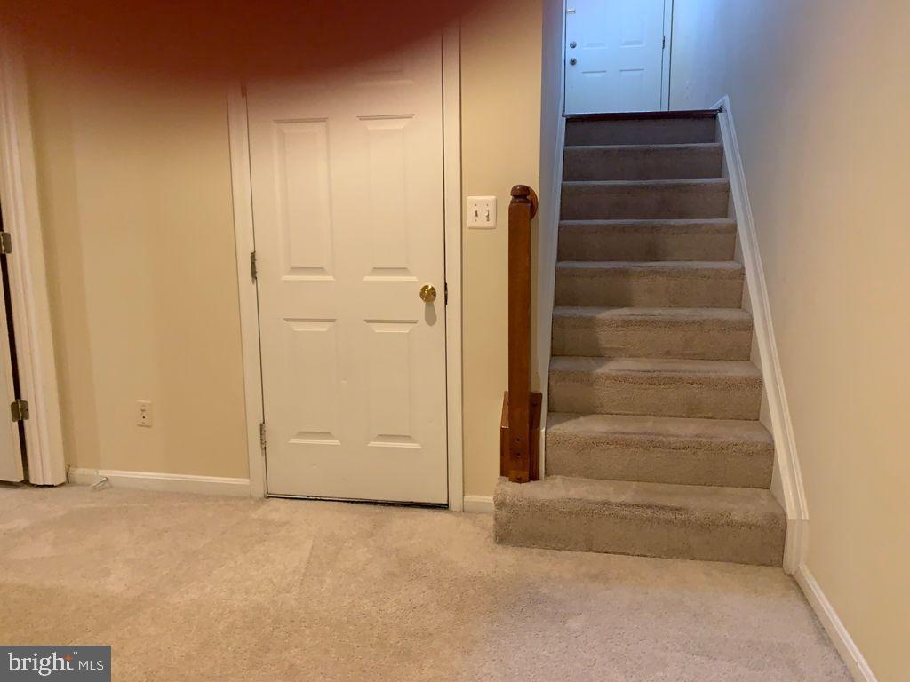 POTOMAC LAKES - Residential Lease