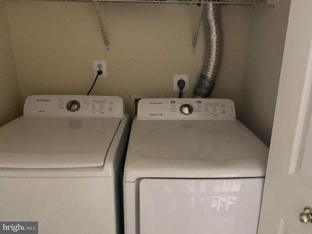 POTOMAC LAKES - Residential Lease