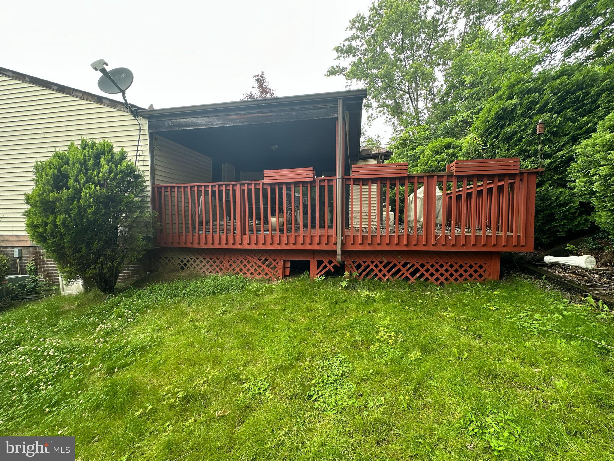 114 PINOAK LANE