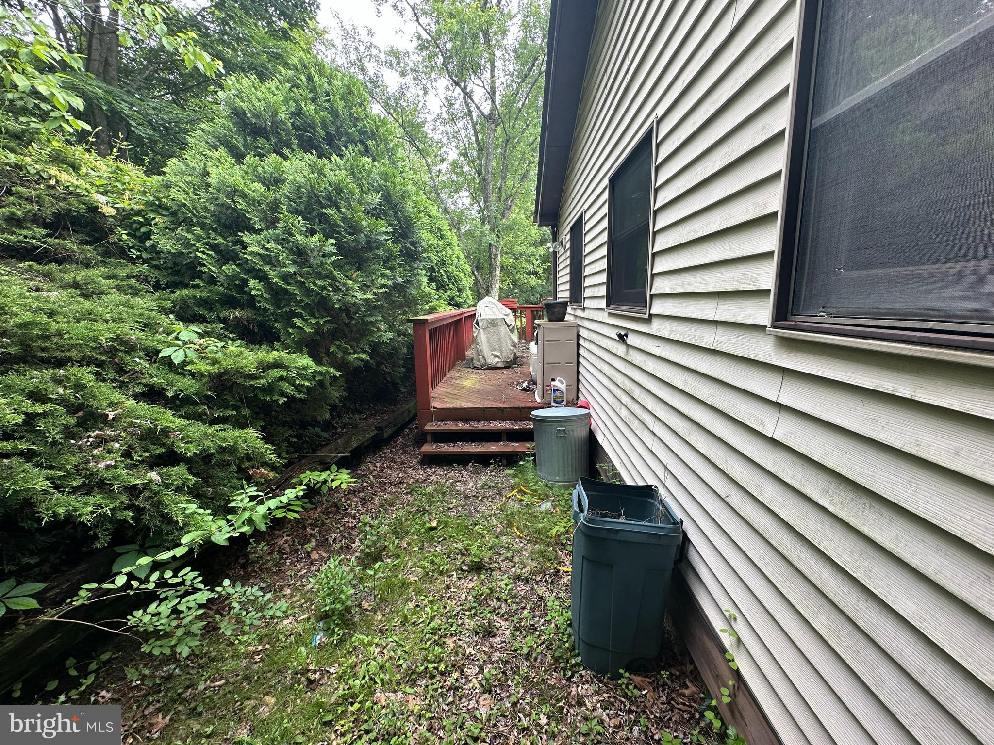 114 PINOAK LANE