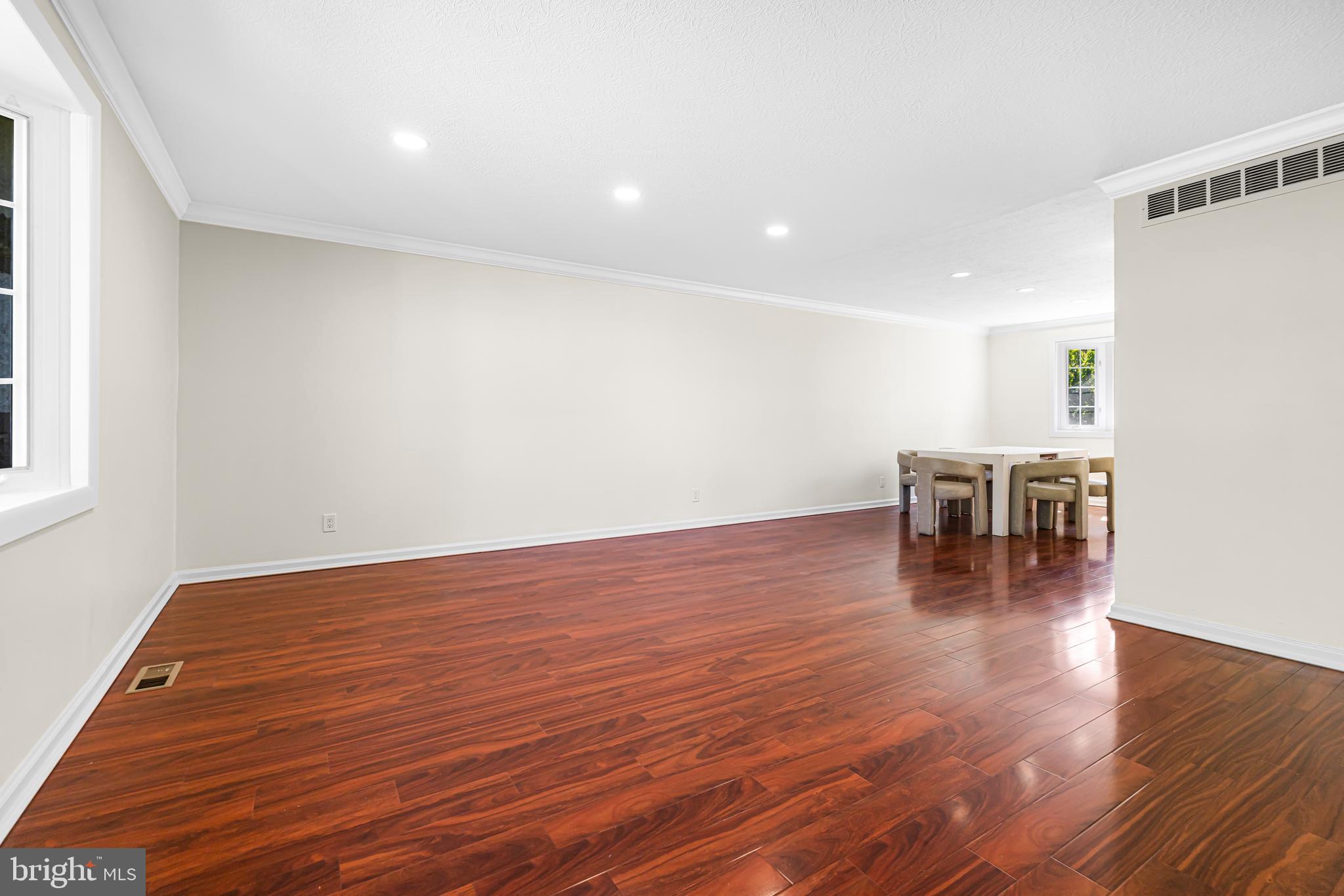 SOMERTON - Residential