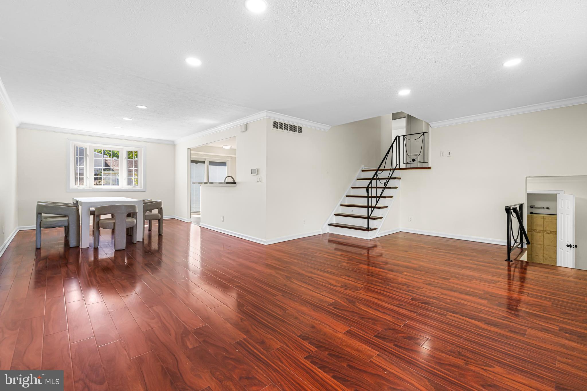 SOMERTON - Residential