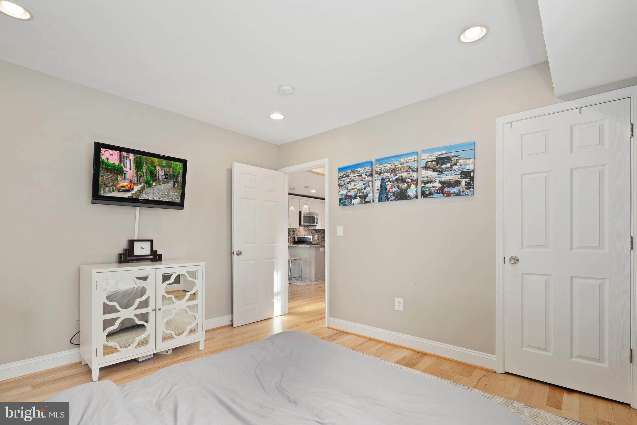 TYLER PARK - Residential