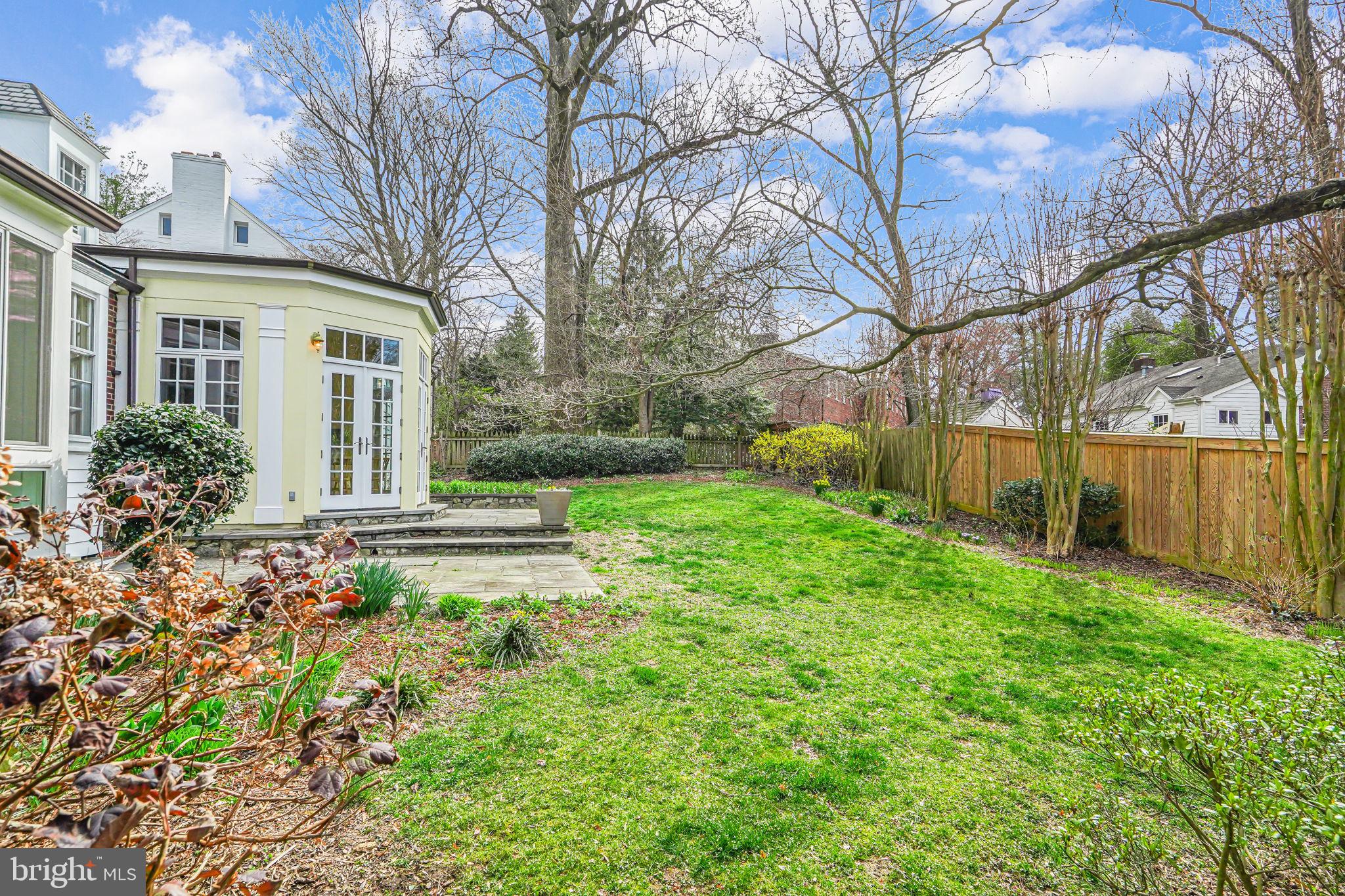 WESTMORELAND HILLS - Residential