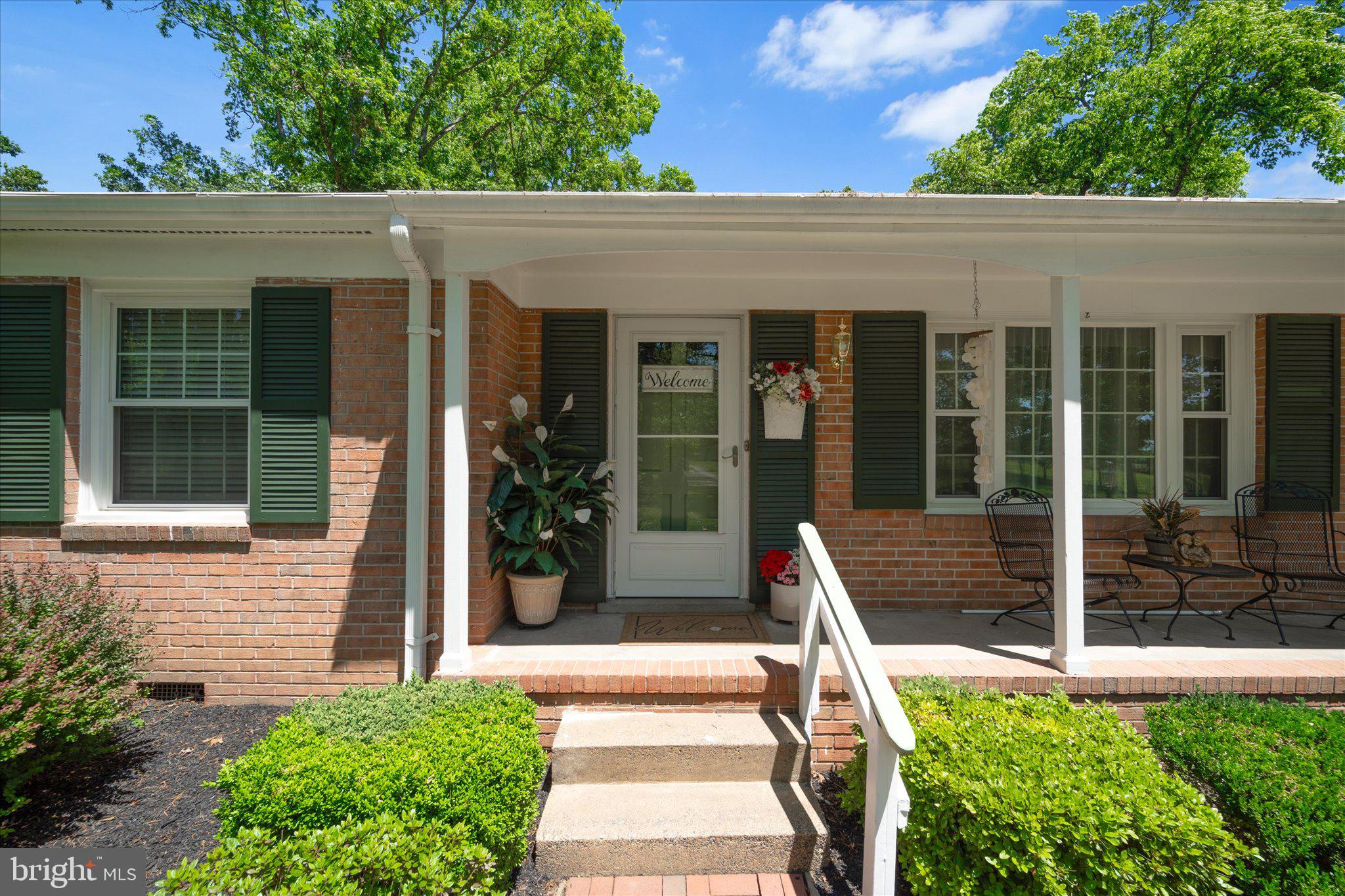 5715 ARTEMUS ROAD