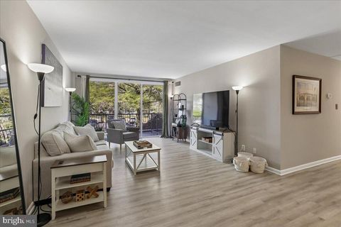 Photo of 4977 Battery Lane #1-211, BETHESDA, MD 20814 (MLS # MDMC2231680)