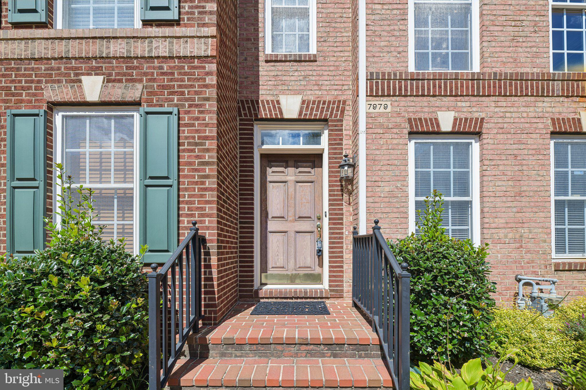 7979 VIGNE COURT