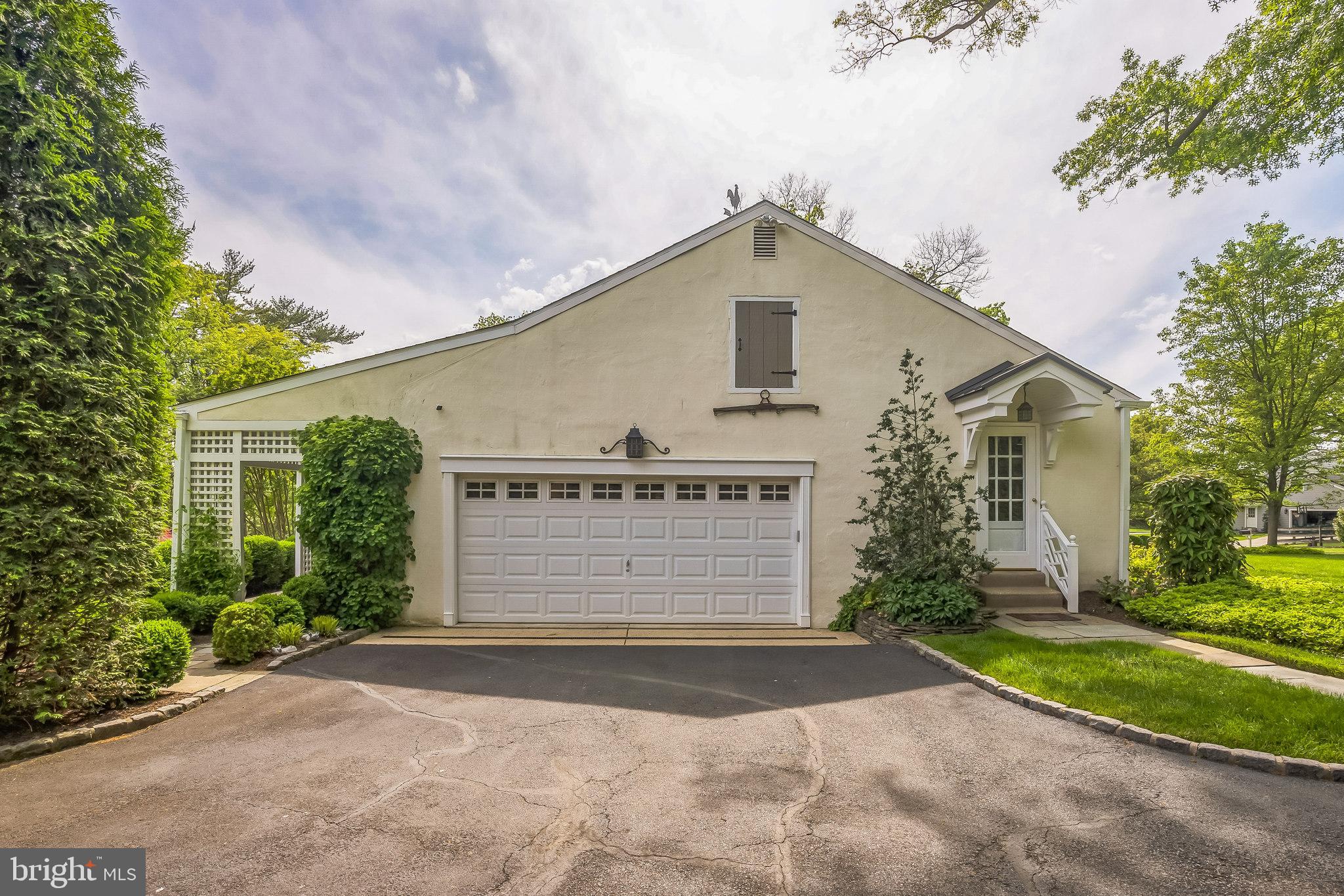 MILITIA HILL - Residential