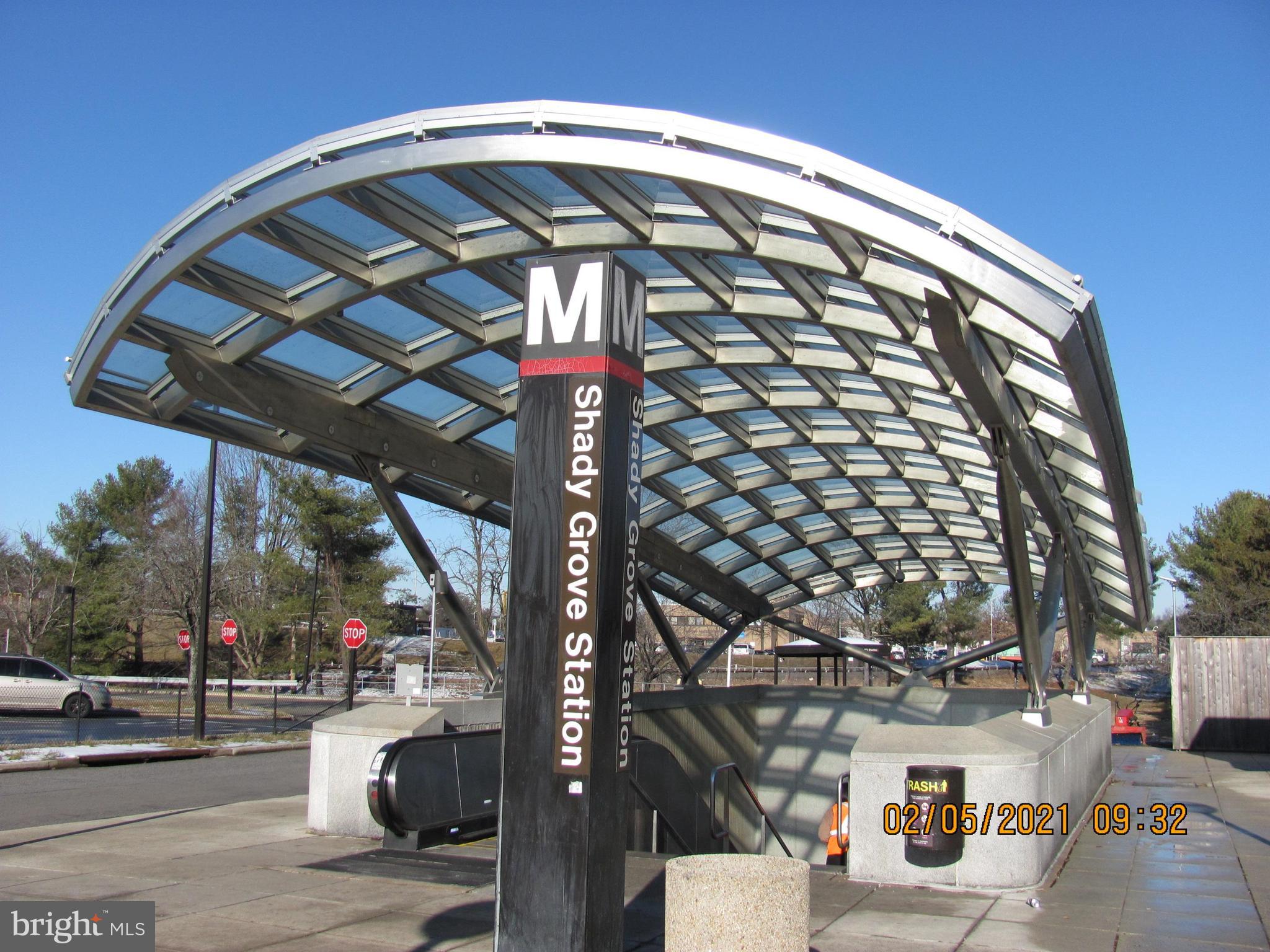 PARK OVERLOOK - Residential Lease