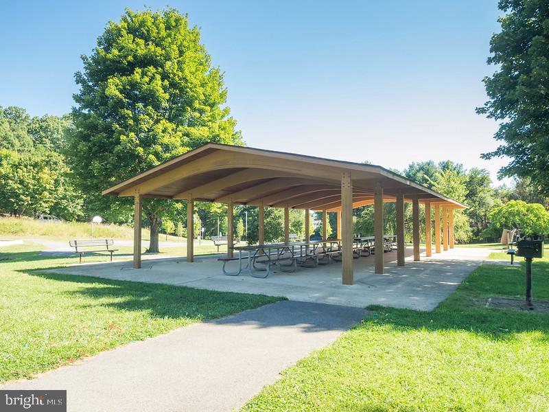 PARK OVERLOOK - Residential Lease