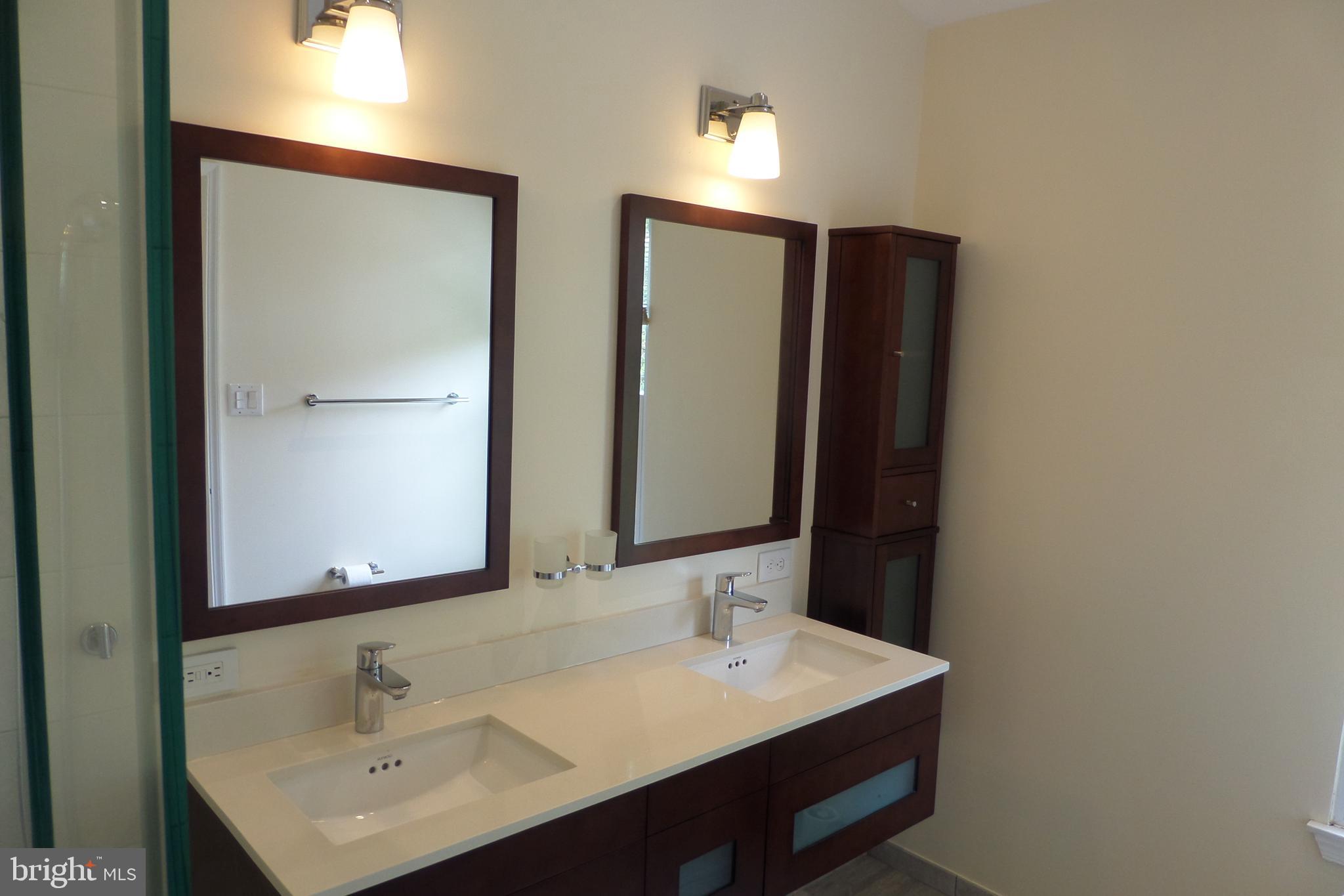 PARK OVERLOOK - Residential Lease