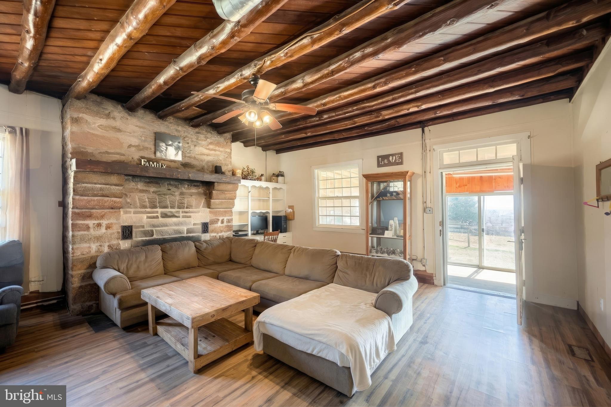 FELTON/BROUGEVILLE - Residential