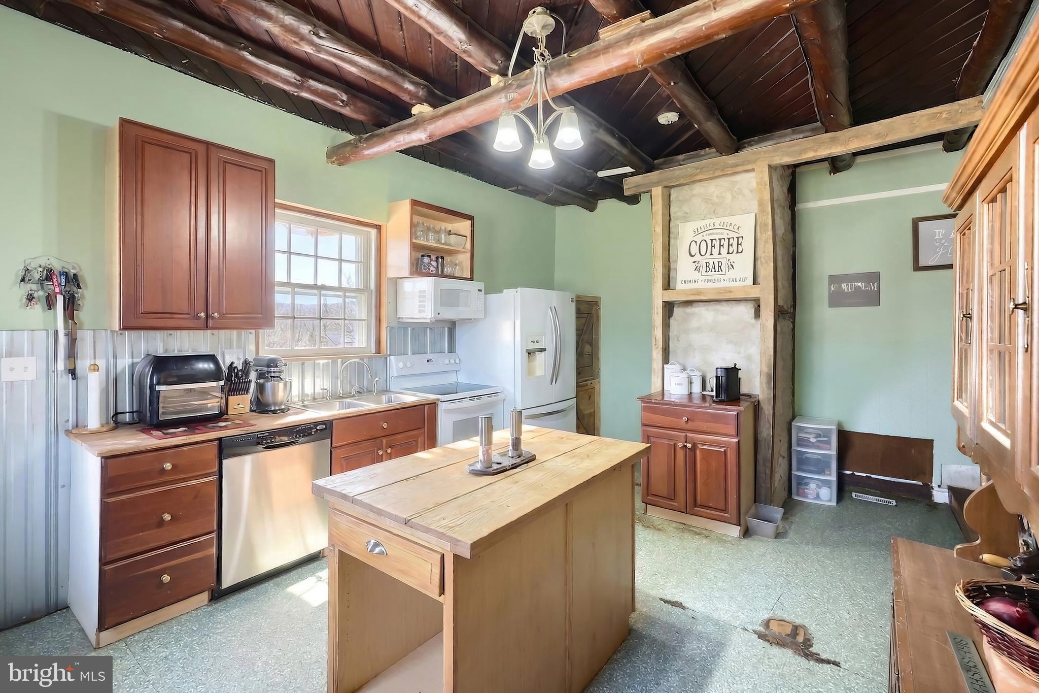 FELTON/BROUGEVILLE - Residential