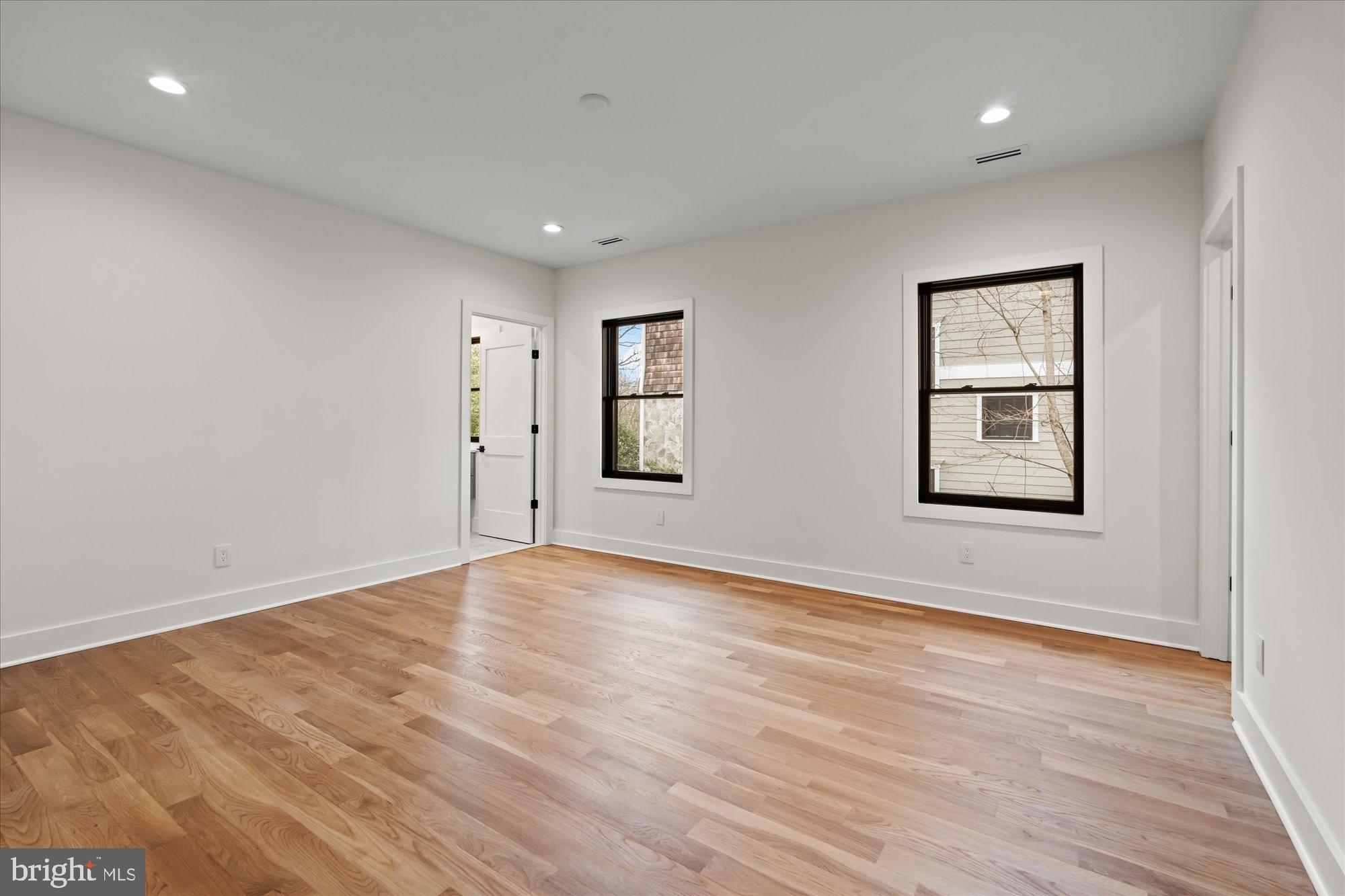 SALONA VILLAGE - Residential