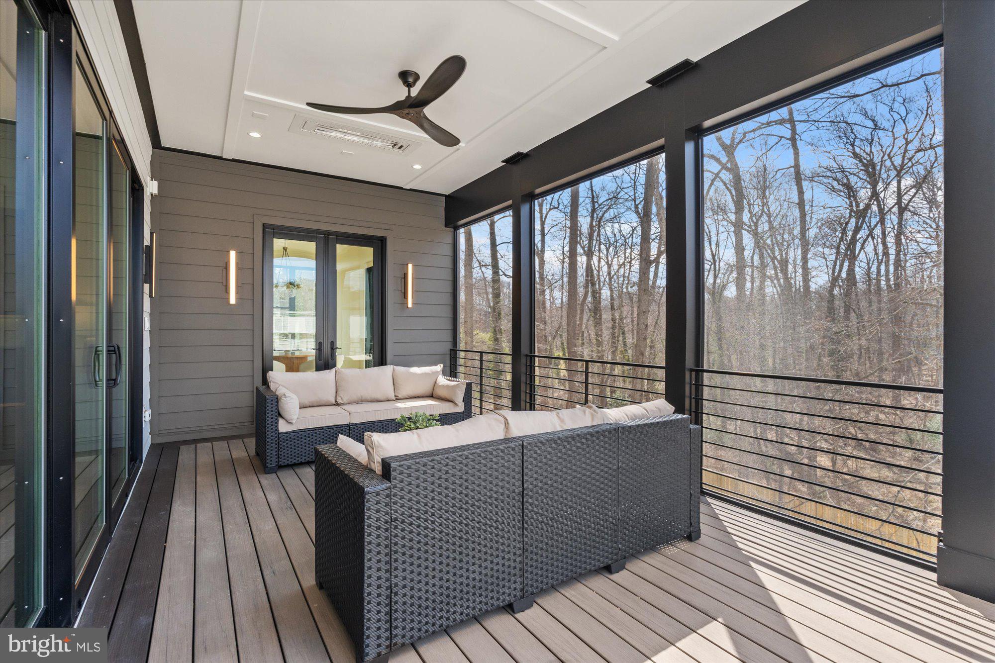 SALONA VILLAGE - Residential