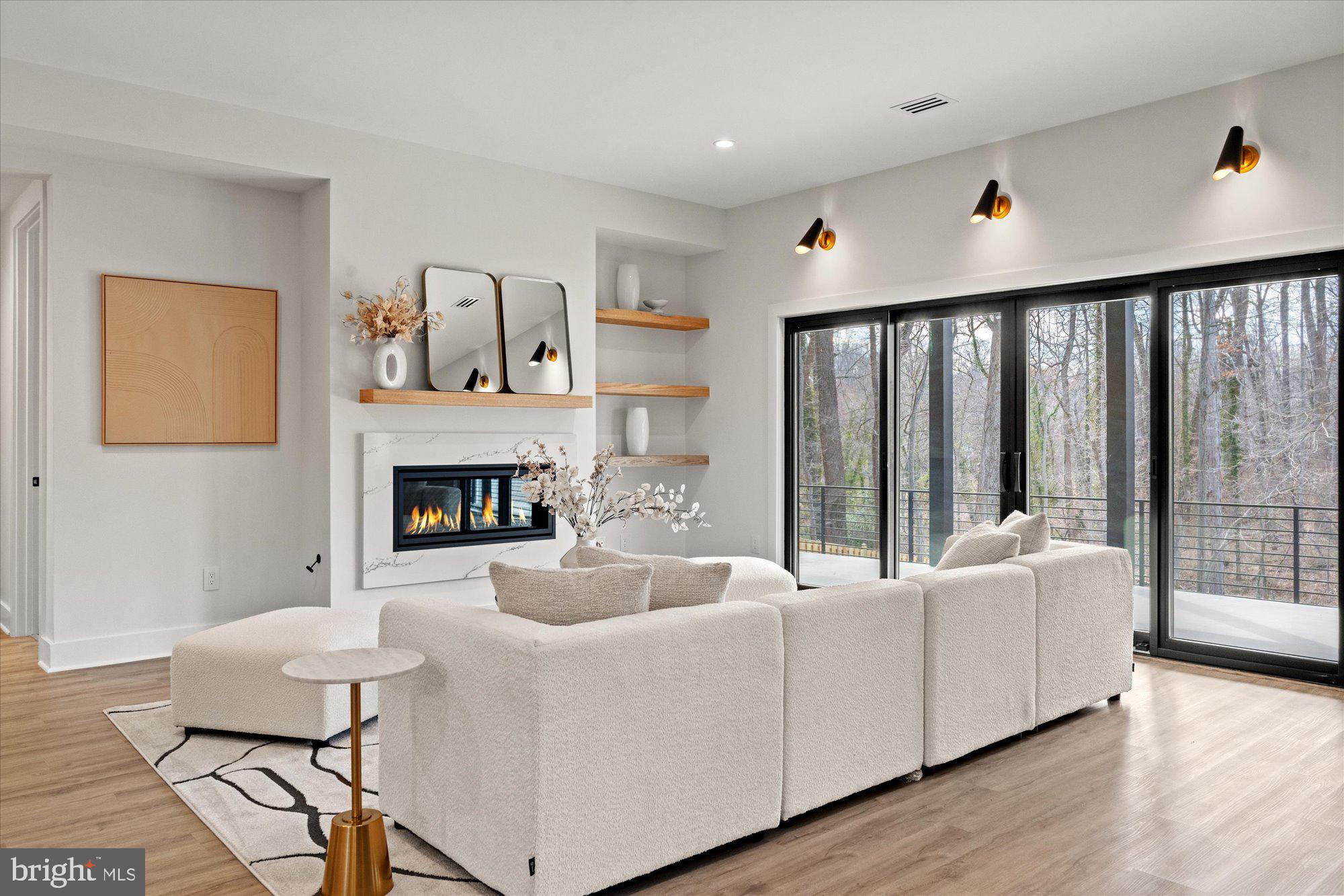 SALONA VILLAGE - Residential