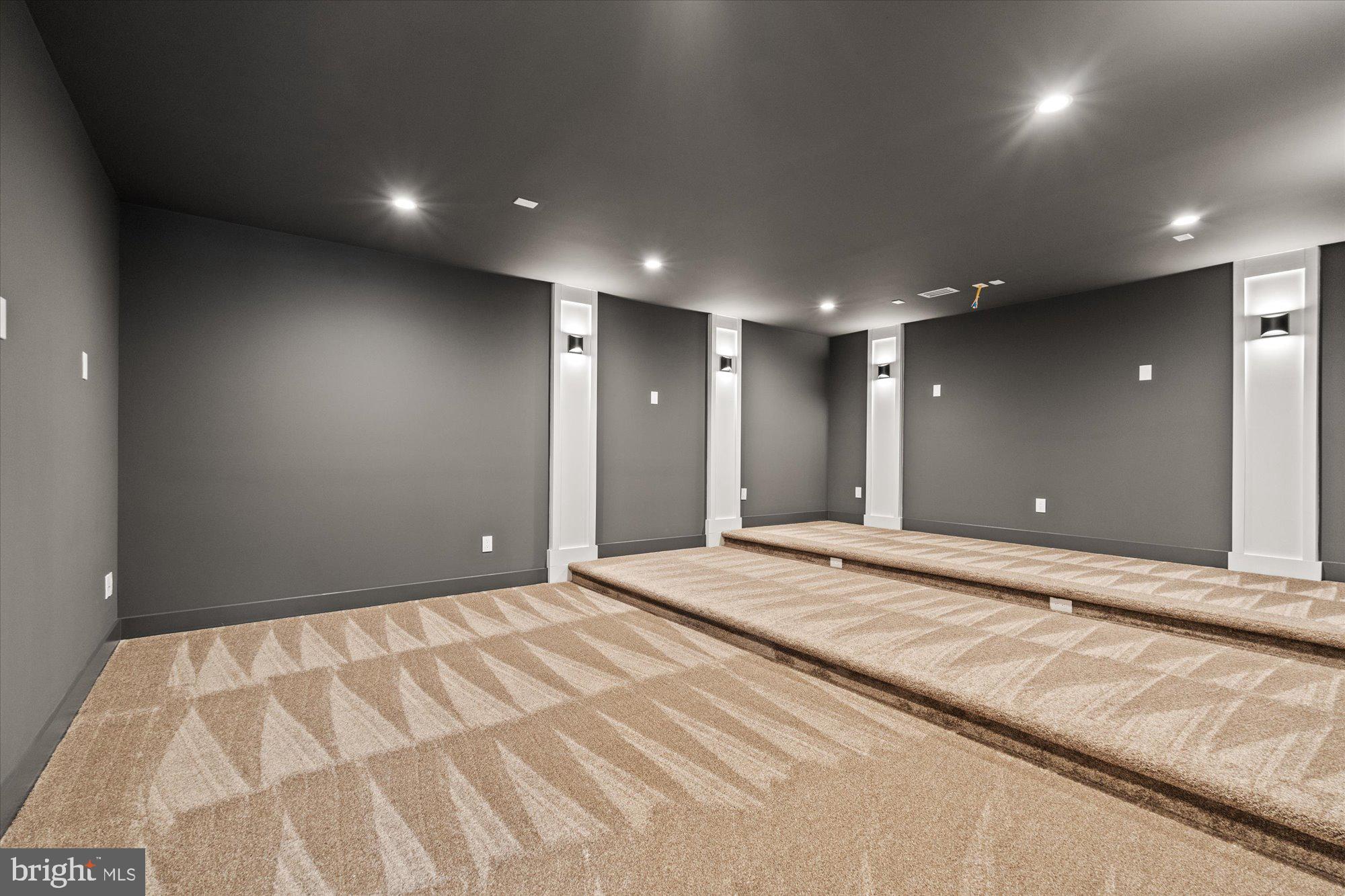 SALONA VILLAGE - Residential