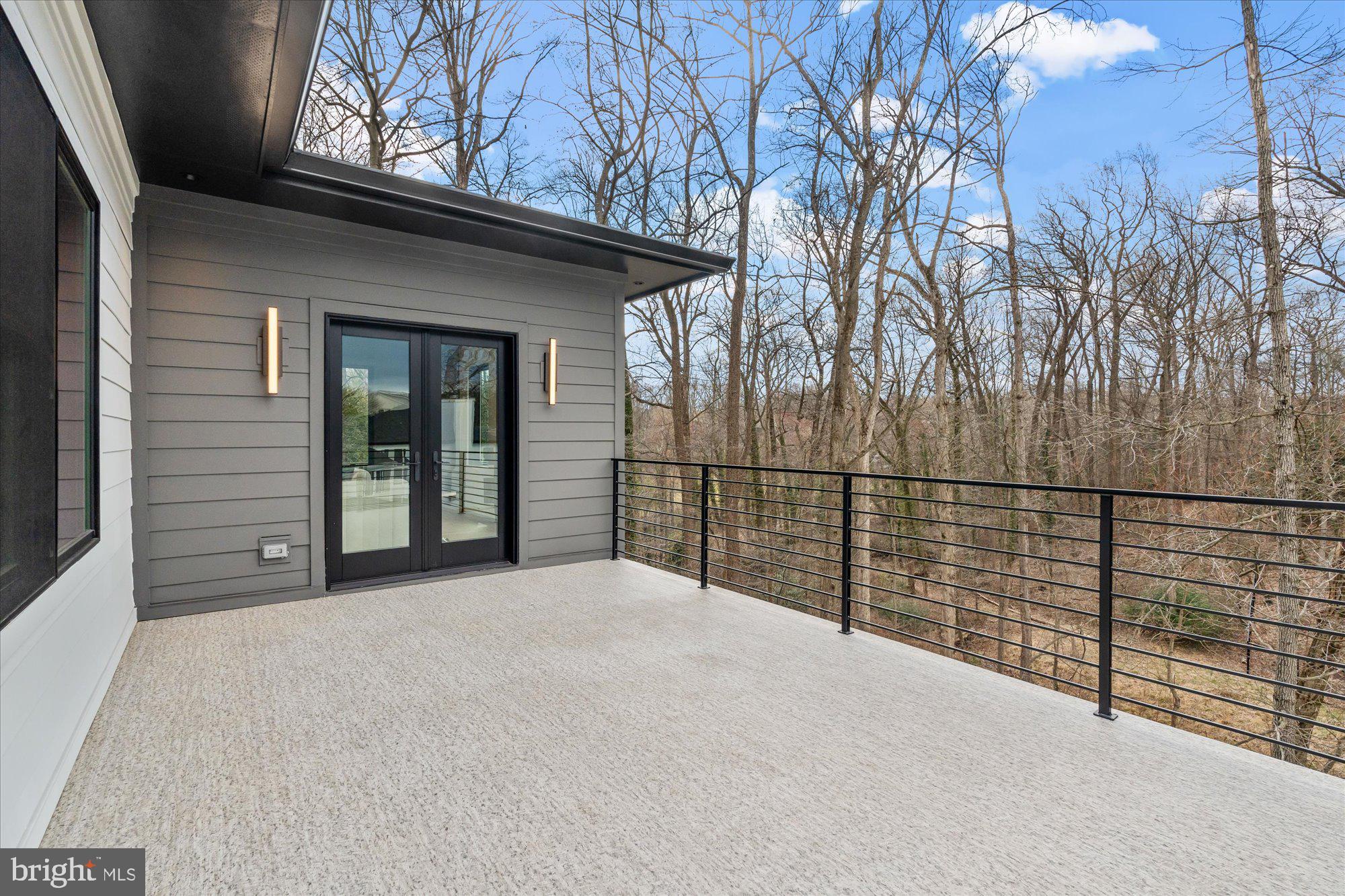 SALONA VILLAGE - Residential