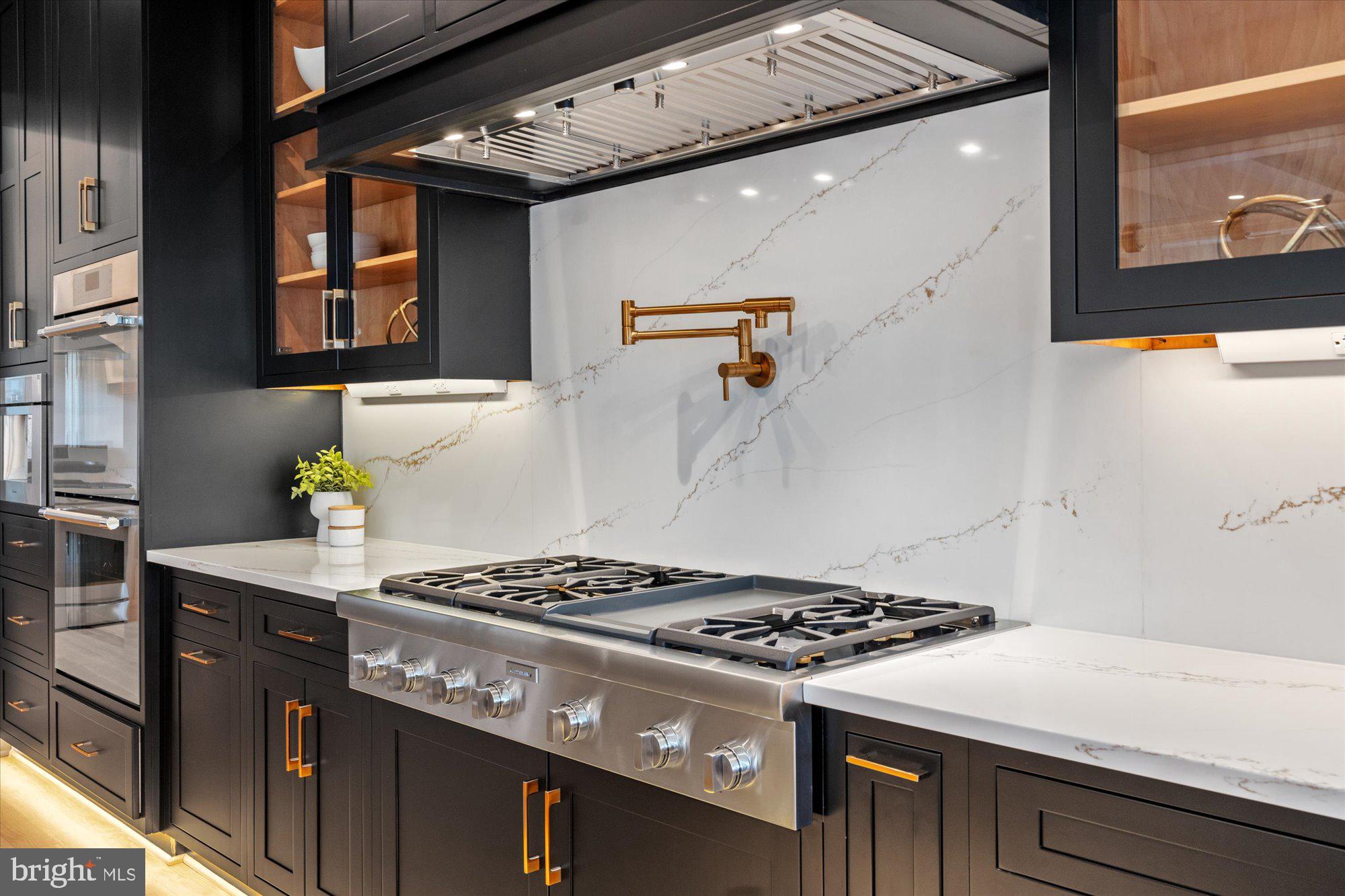 SALONA VILLAGE - Residential