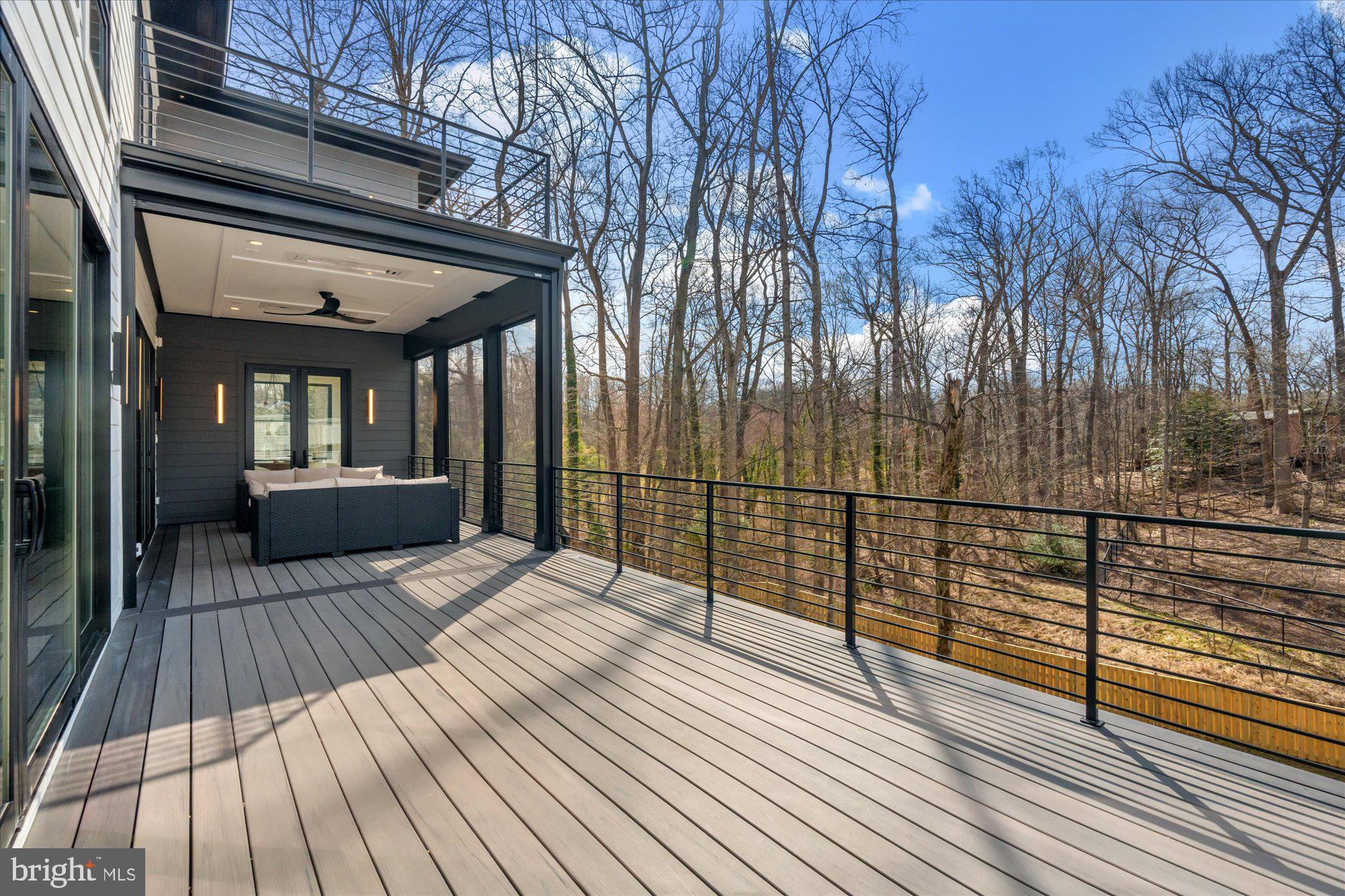 SALONA VILLAGE - Residential