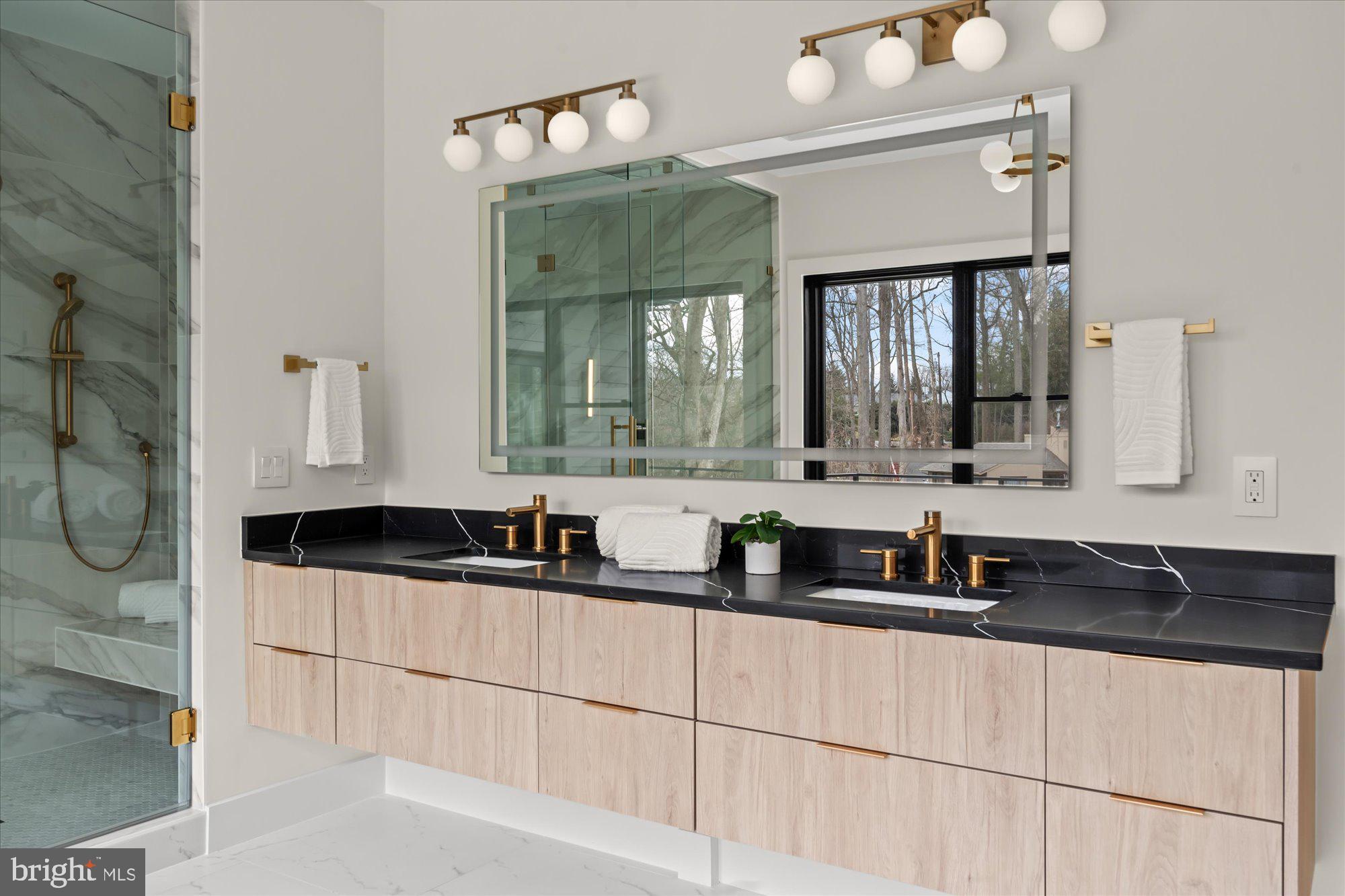 SALONA VILLAGE - Residential