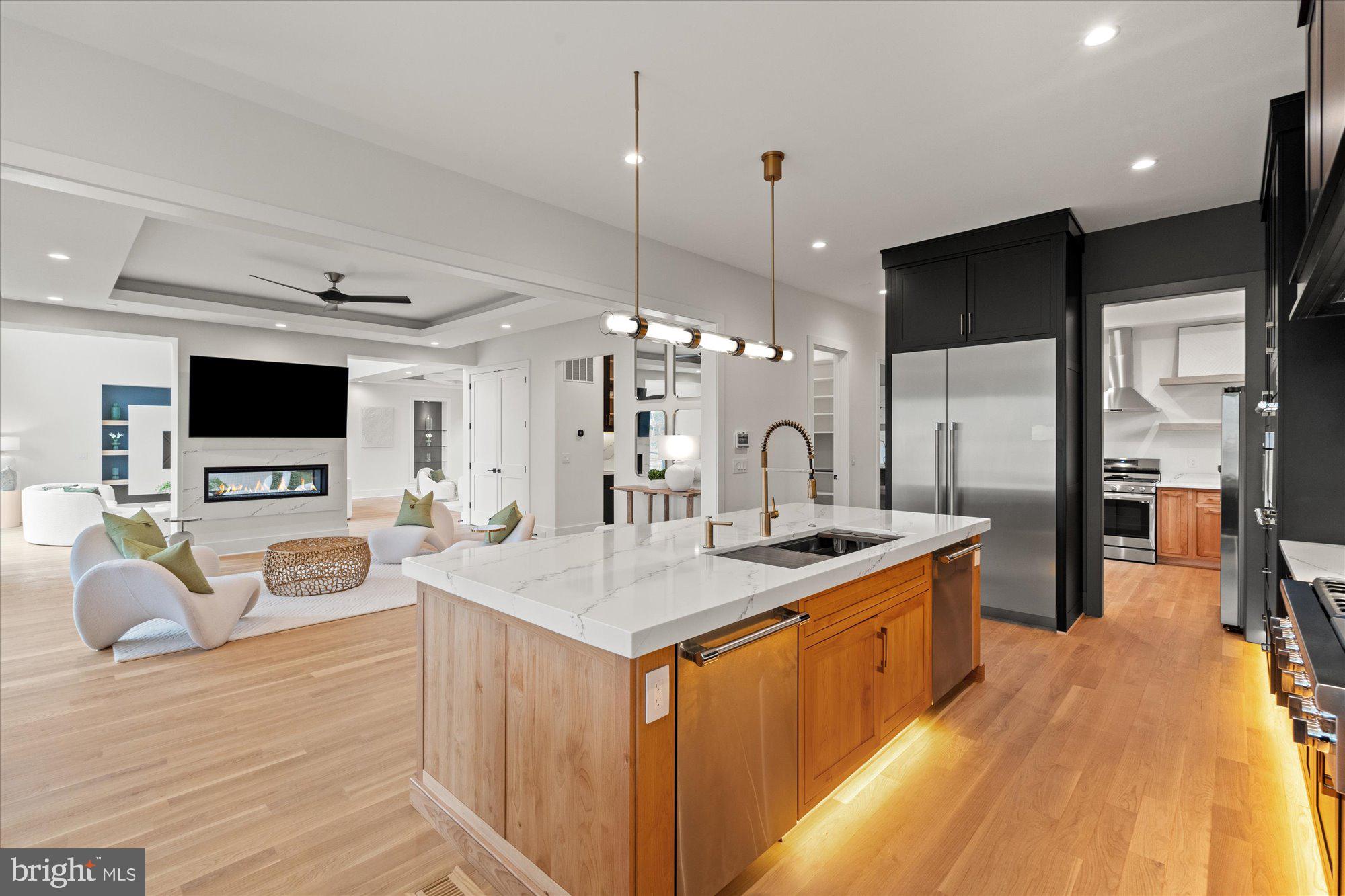 SALONA VILLAGE - Residential