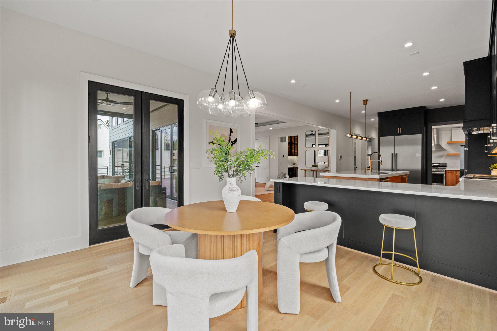 SALONA VILLAGE - Residential