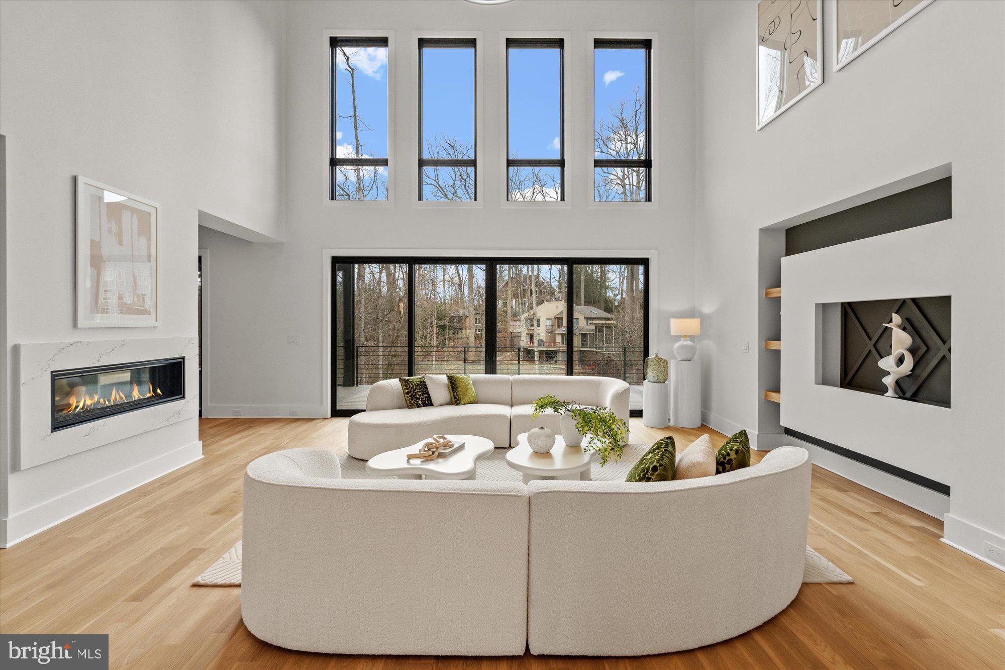 SALONA VILLAGE - Residential