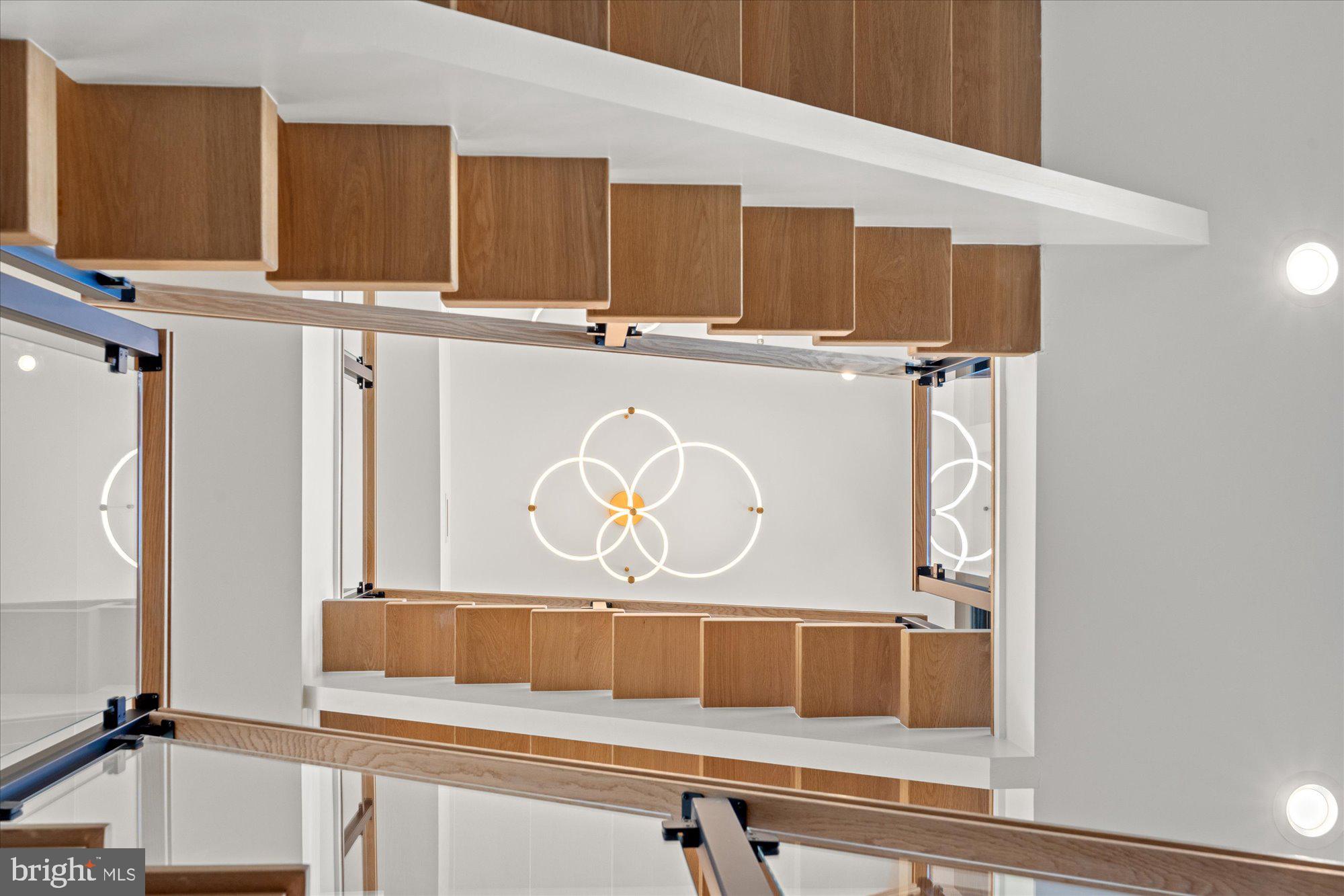 SALONA VILLAGE - Residential