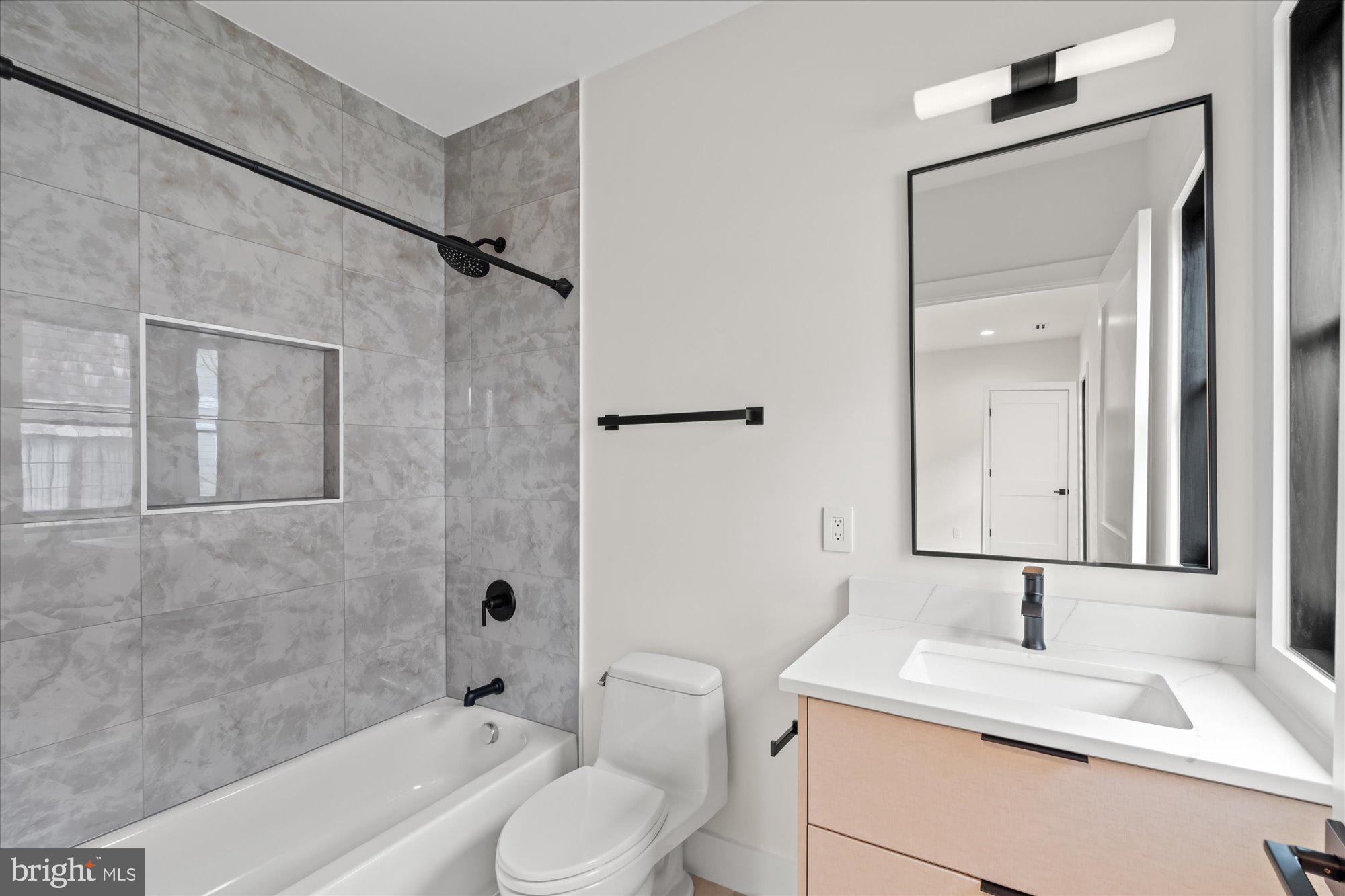 SALONA VILLAGE - Residential