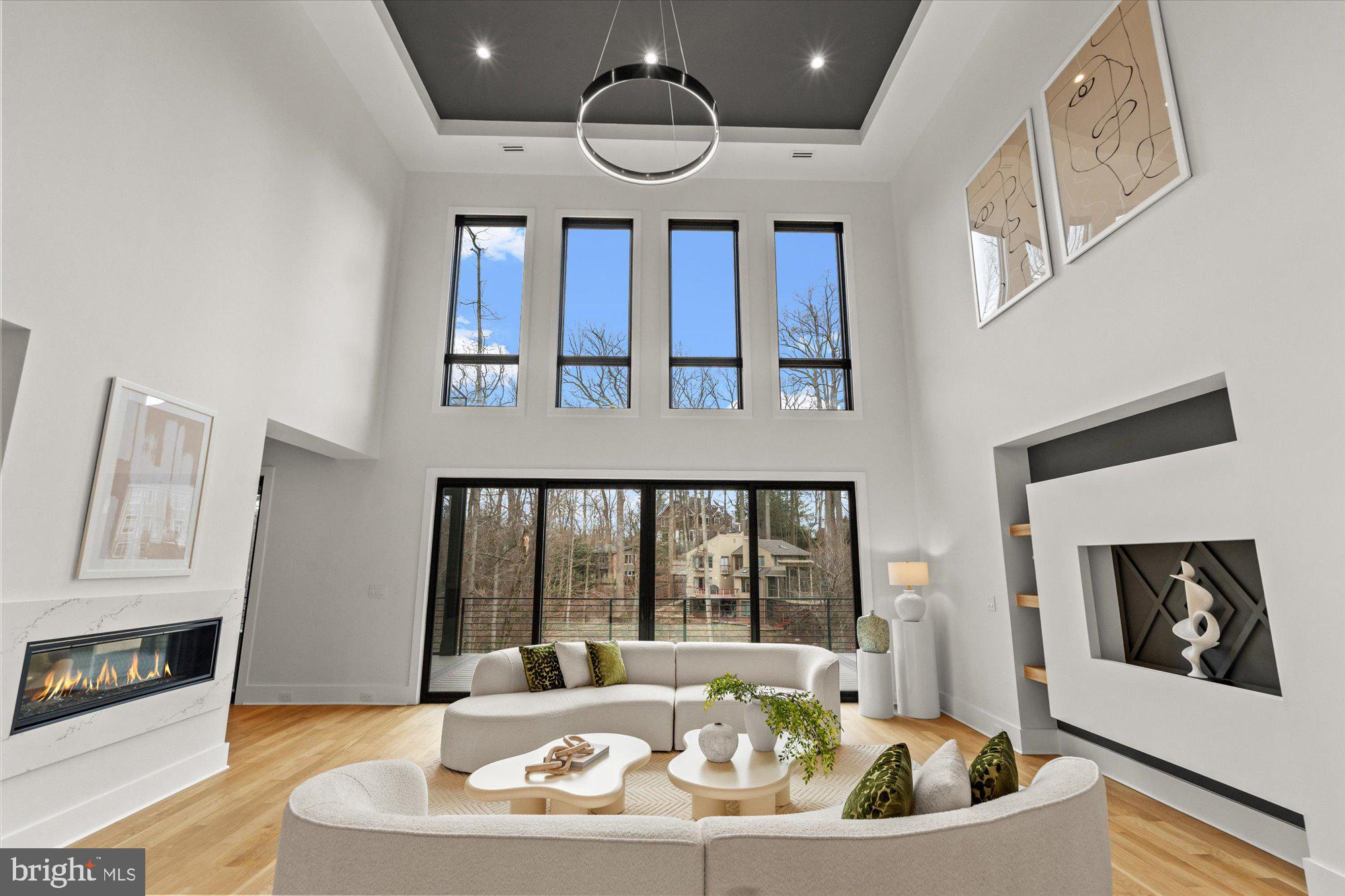 SALONA VILLAGE - Residential