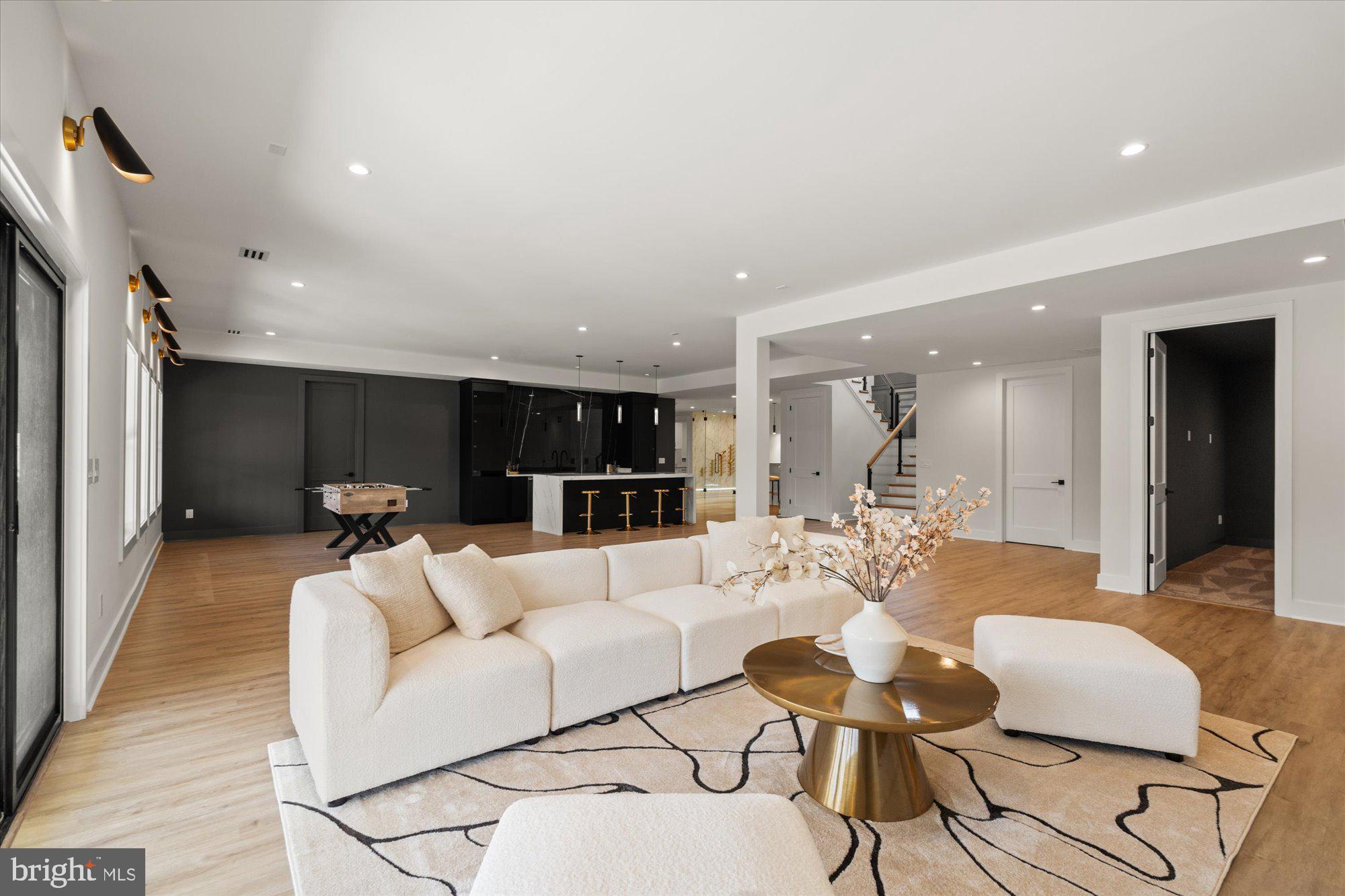 SALONA VILLAGE - Residential