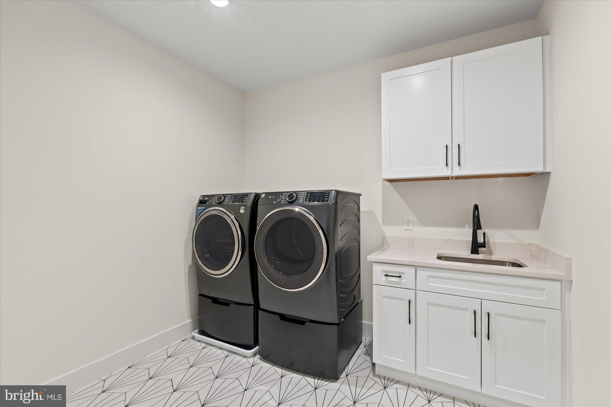 SALONA VILLAGE - Residential