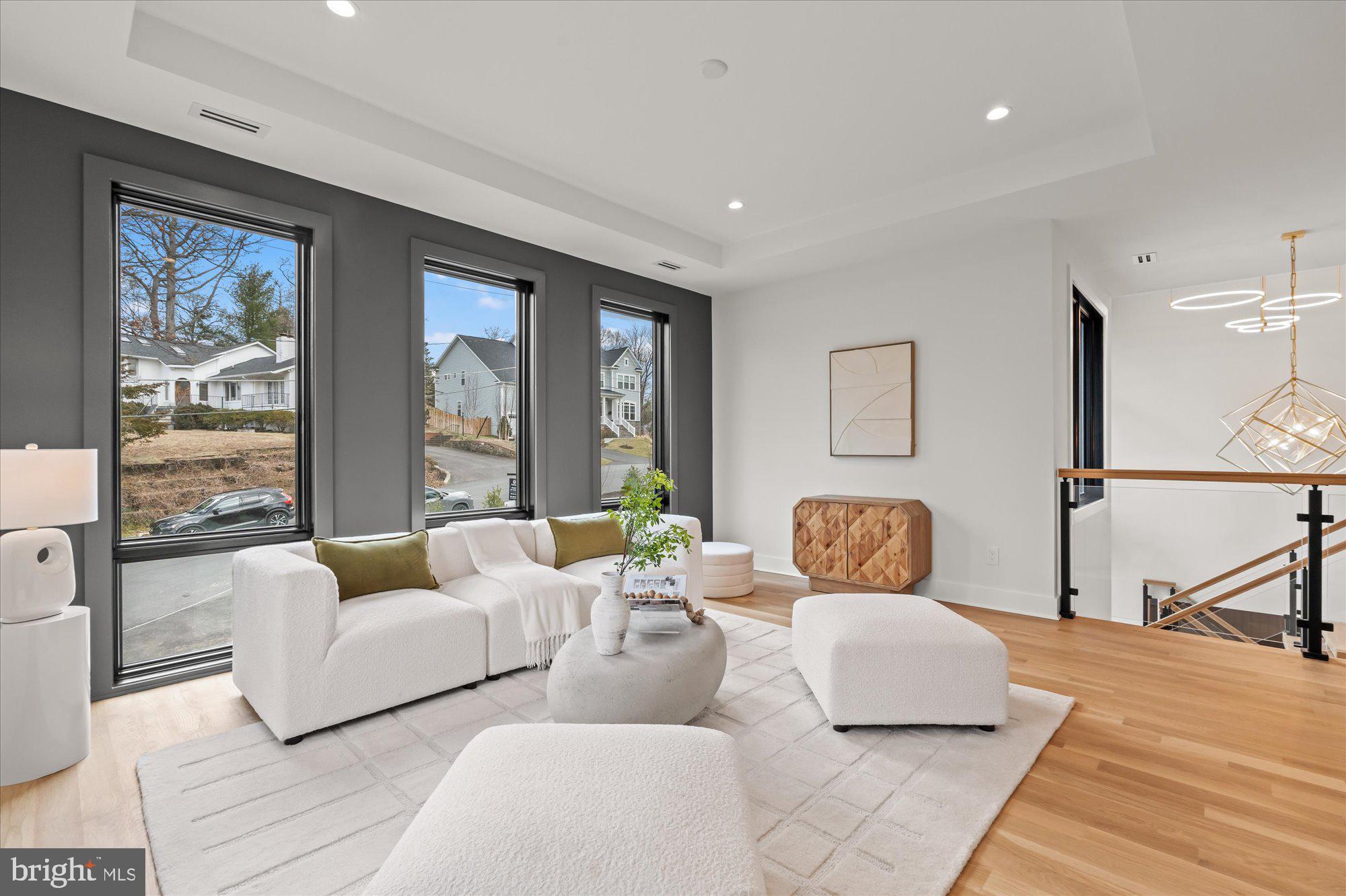 SALONA VILLAGE - Residential