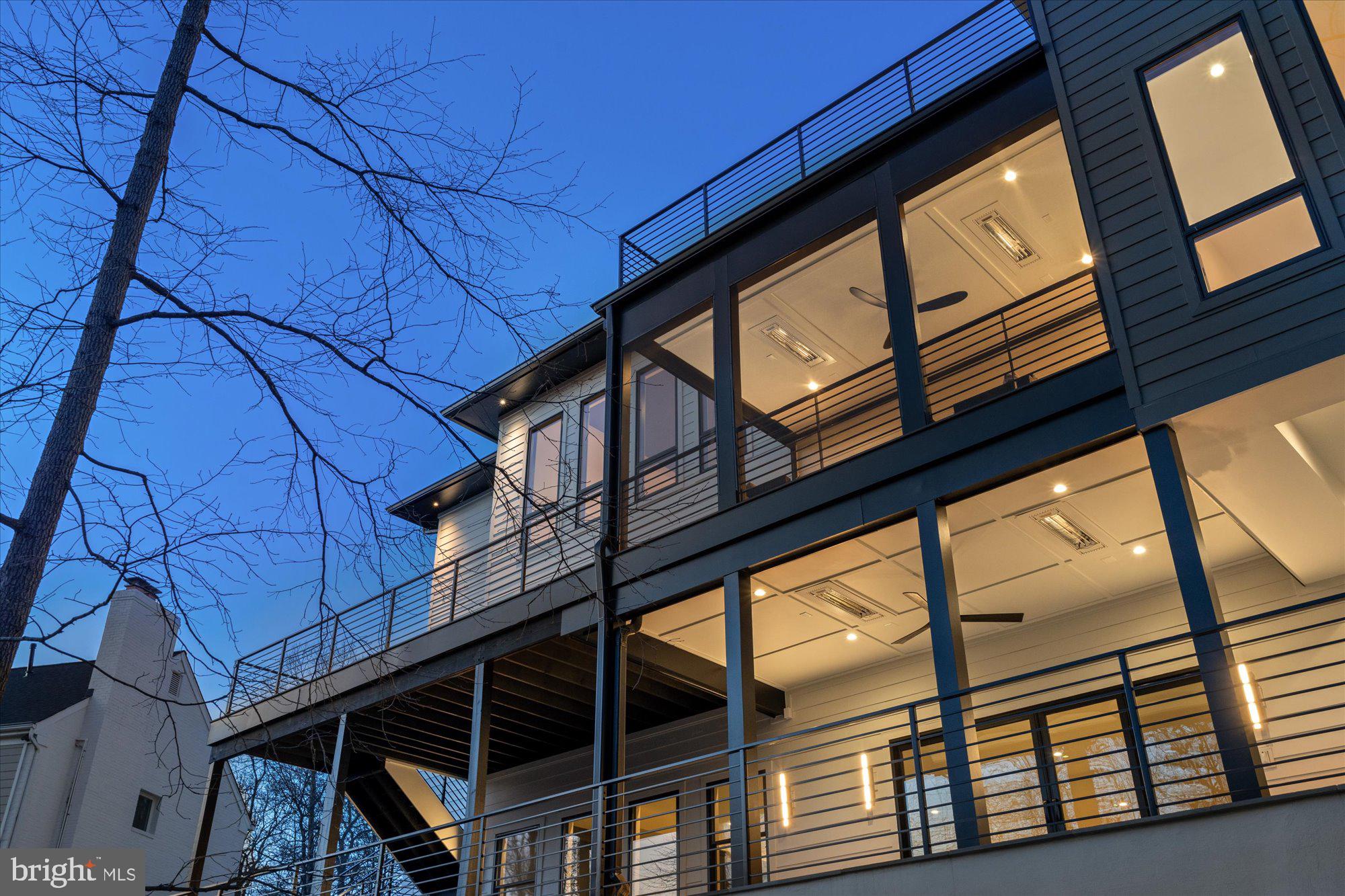 SALONA VILLAGE - Residential