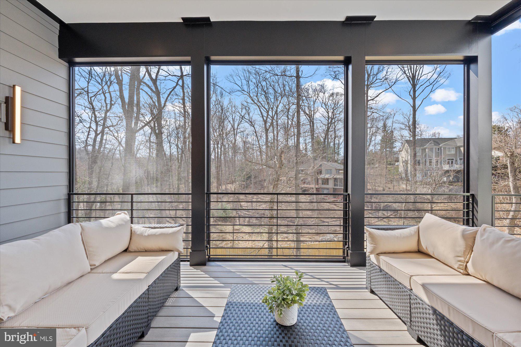 SALONA VILLAGE - Residential