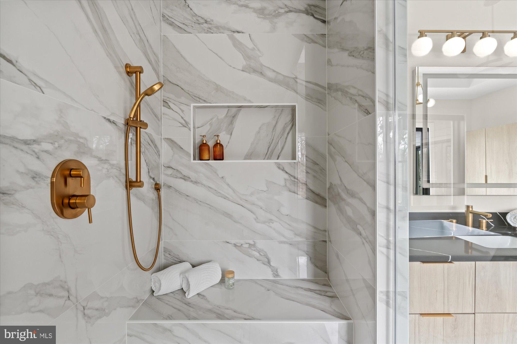 SALONA VILLAGE - Residential