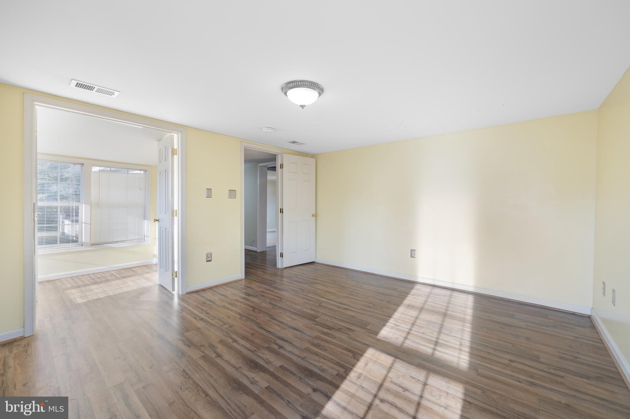 MIDDLETOWN - Residential