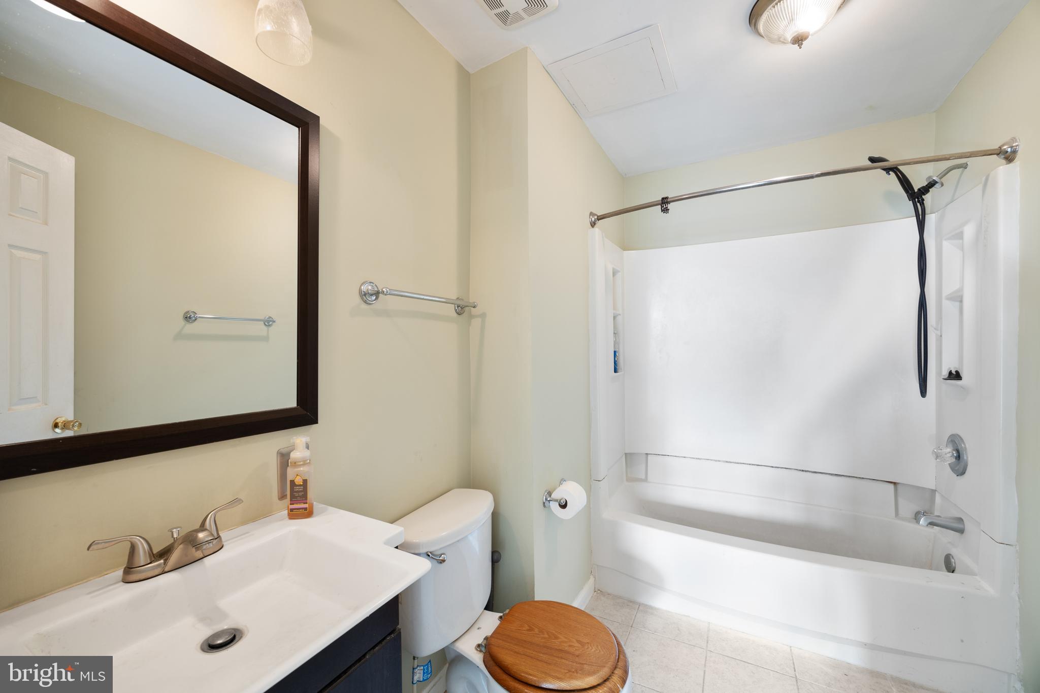 MIDDLETOWN - Residential