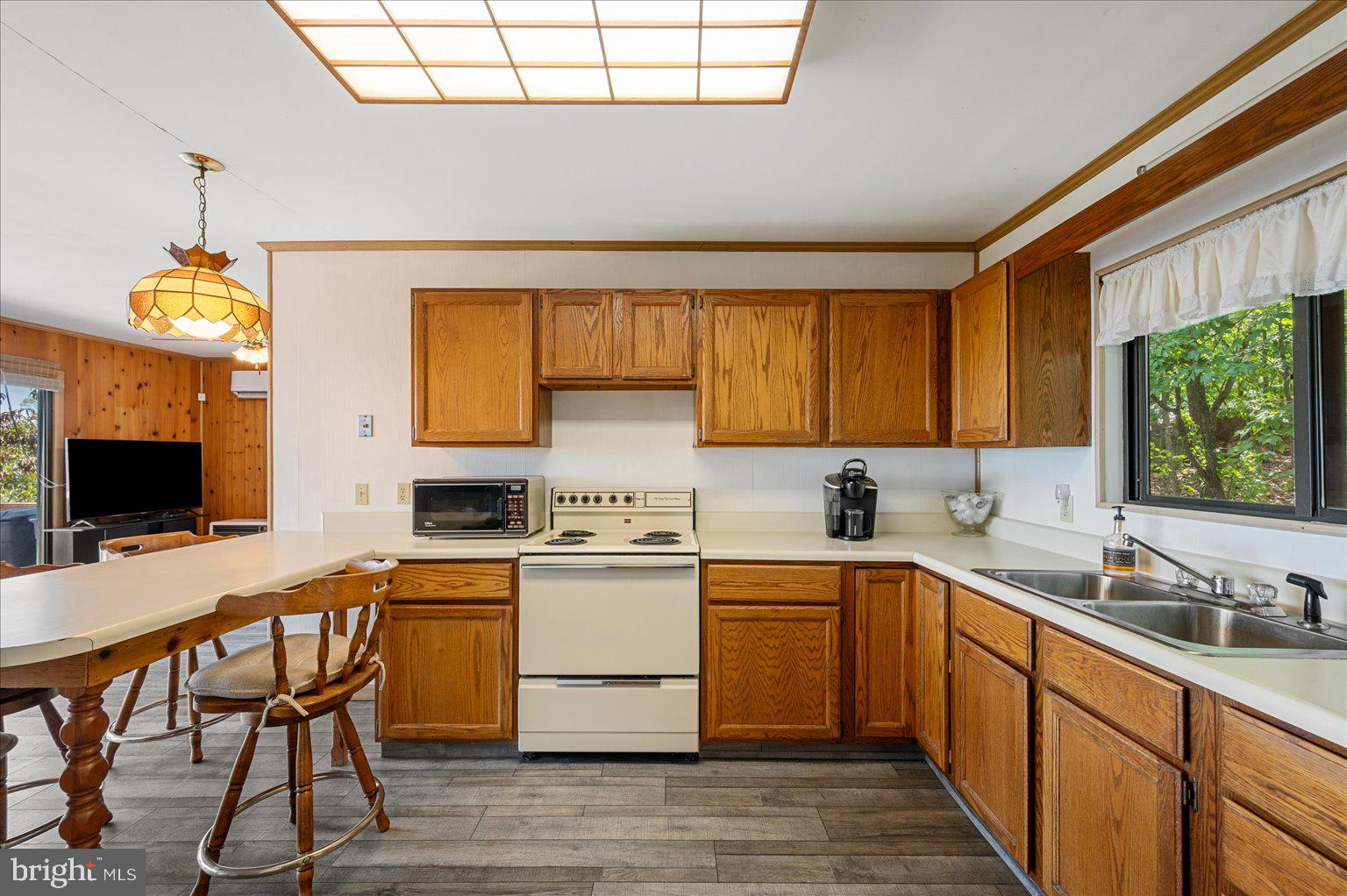 685 N MAPLE