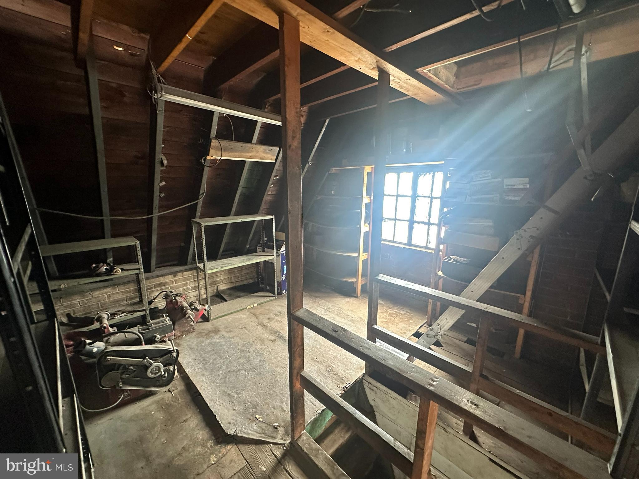 LAWNDALE - Commercial Sale