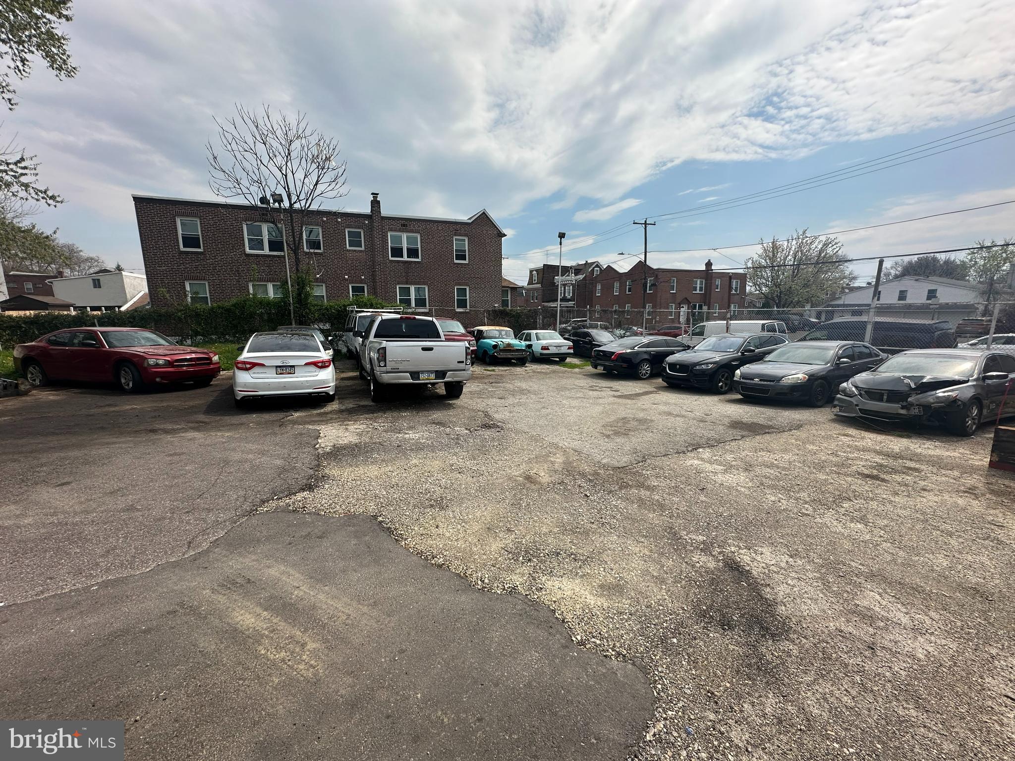 LAWNDALE - Commercial Sale