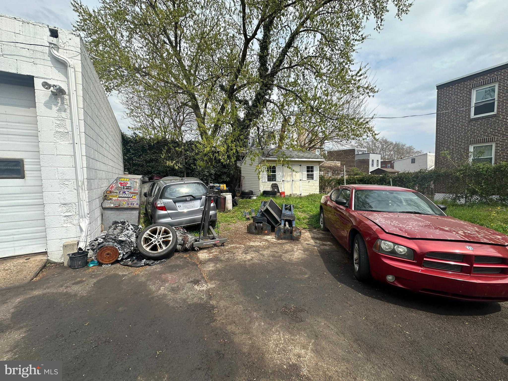 LAWNDALE - Commercial Sale